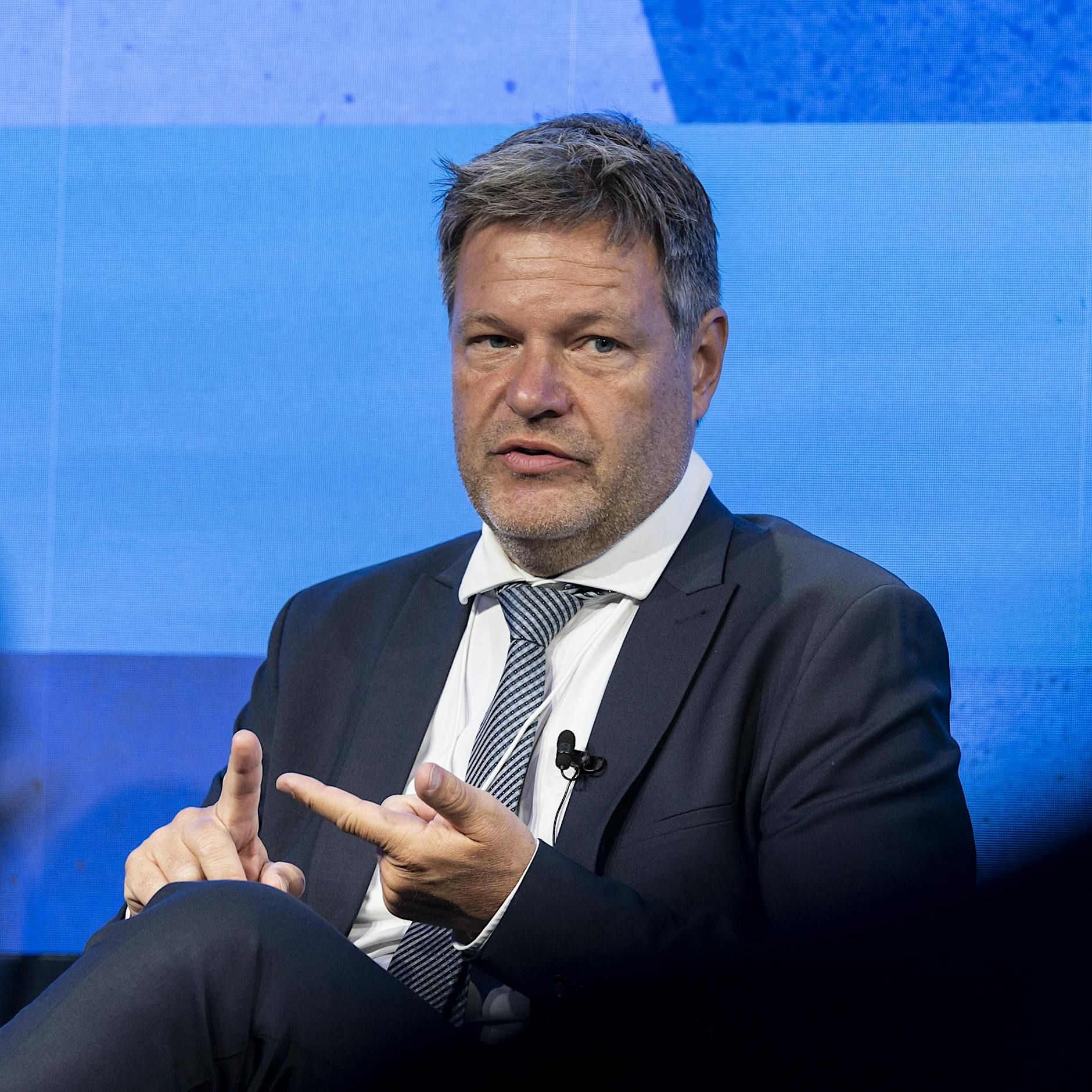 Habeck warnt vor globaler Rezession