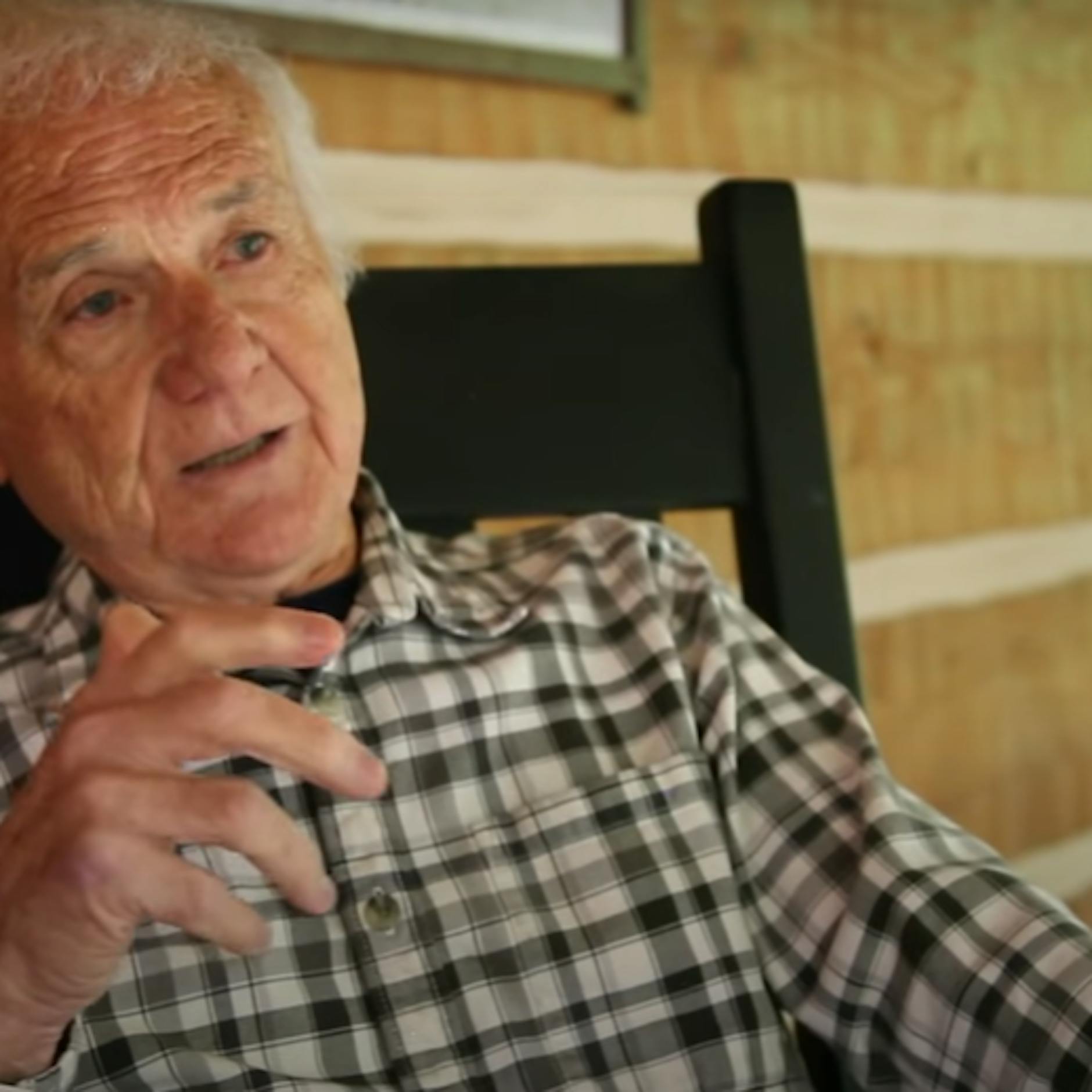 Krasser Karrieresprung: Ex-Priester wird schwuler Pornostar – dabei ist er schon 88 Jahre alt