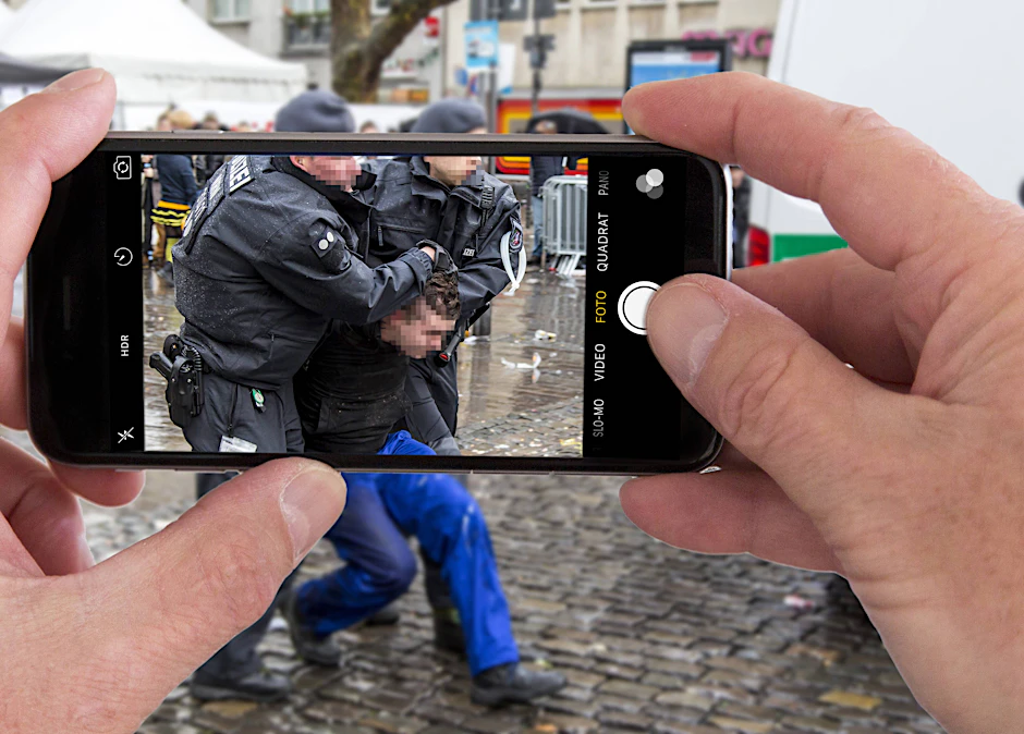Immer mehr Menschen dokumentieren Polizeieinsätze. Dürfen die Beamten dagegen vorgehen?