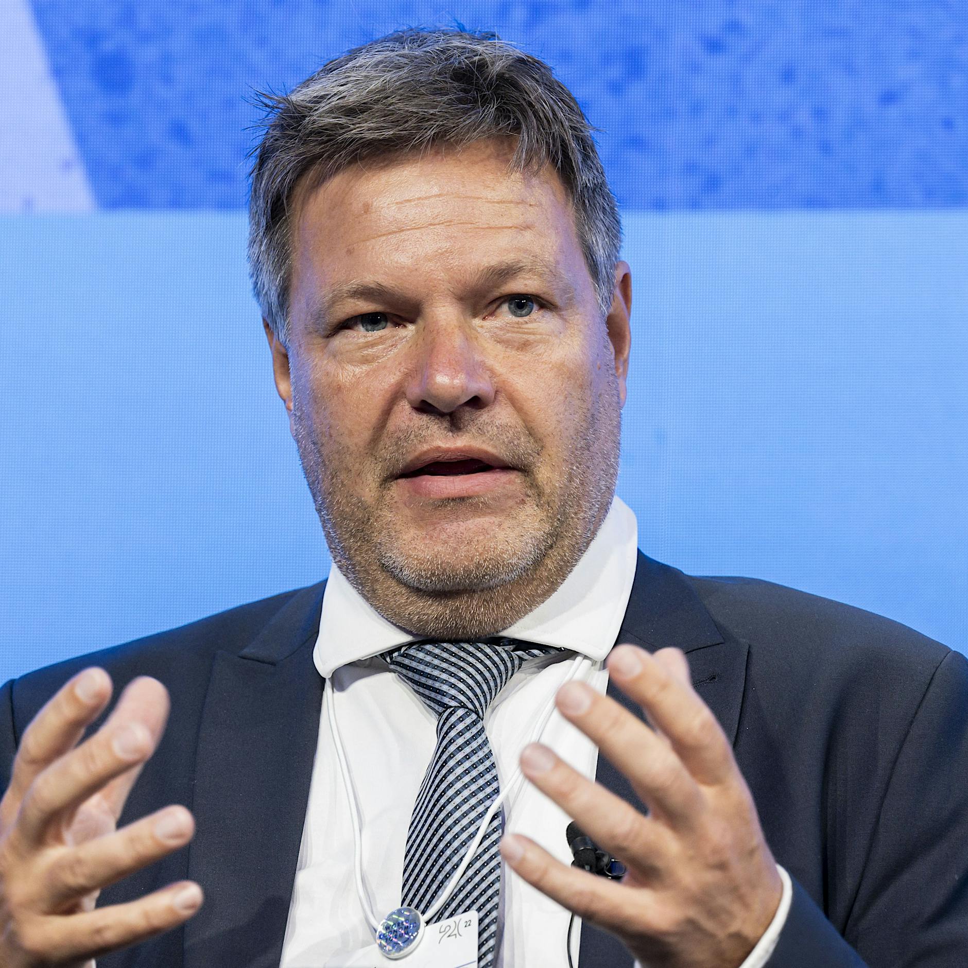 Habeck: Öl-Embargo gegen Russland in „greifbarer Nähe“