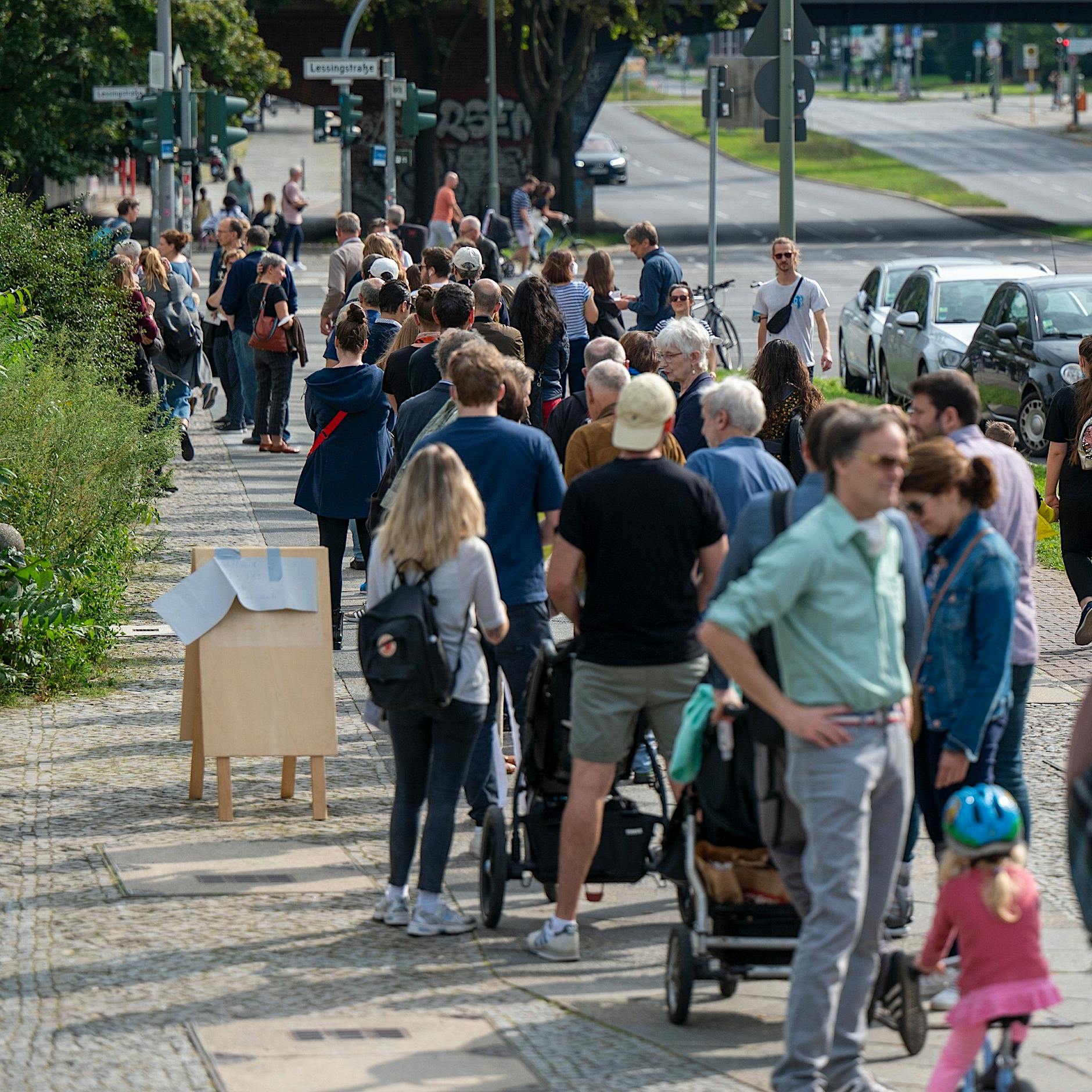 Falsche Stimmzettel, langes Warten: Was man über Berlins Wahlchaos wissen muss
