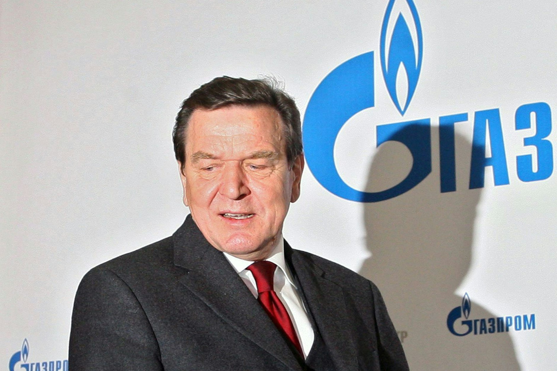 Der ehemalige Bundeskanzler Gerhard Schröder, gibt eine Pressekonferenz im Hauptquartier von Gazprom (Archivbild).