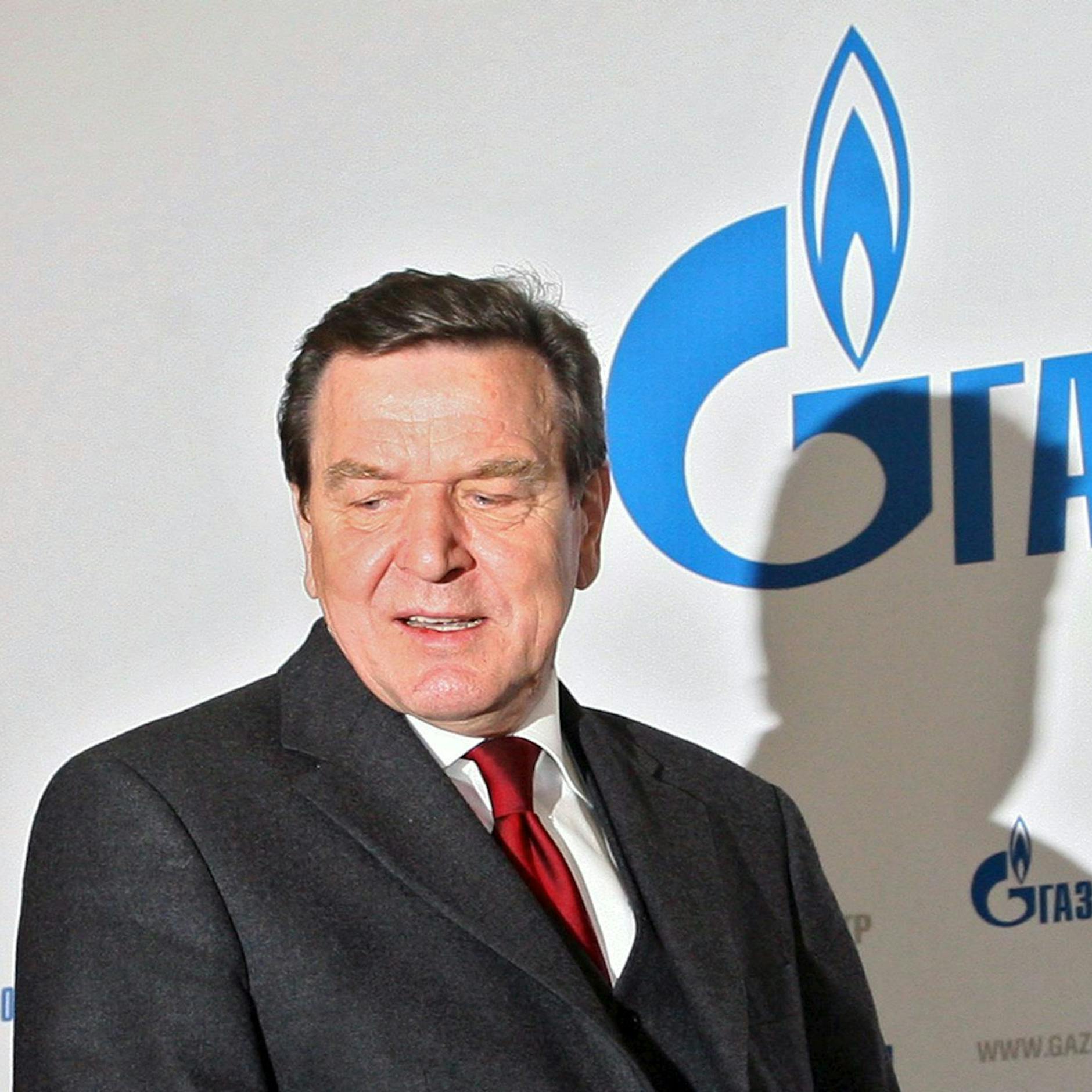 Altkanzler Gerhard Schröder gibt auch den Gazprom-Posten auf