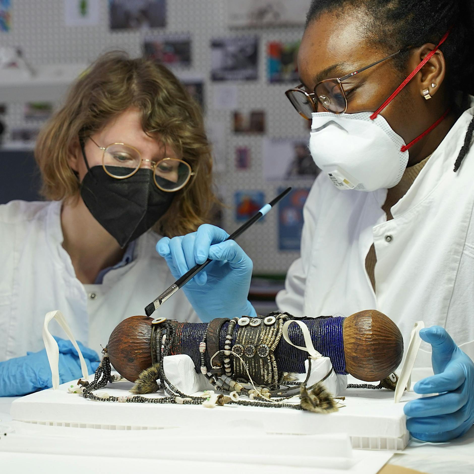 Restitution: Berliner Museum übergibt 23 Raubkunst-Objekte an Namibia