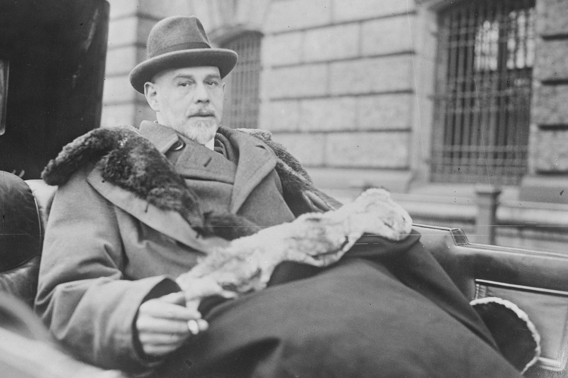 Walther Rathenau (1867–1922) auf dem Weg zur Konferenz von Genua im April 1922.