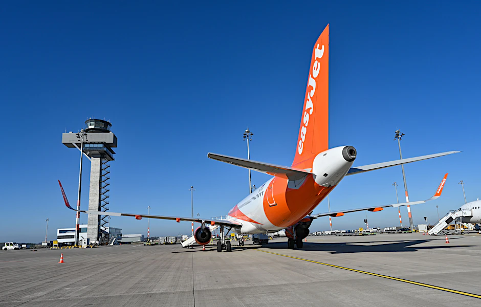 Die wichtigste Luftfahrtgesellschaft in Berlin – noch. Eine Easyjet-Maschine am BER.