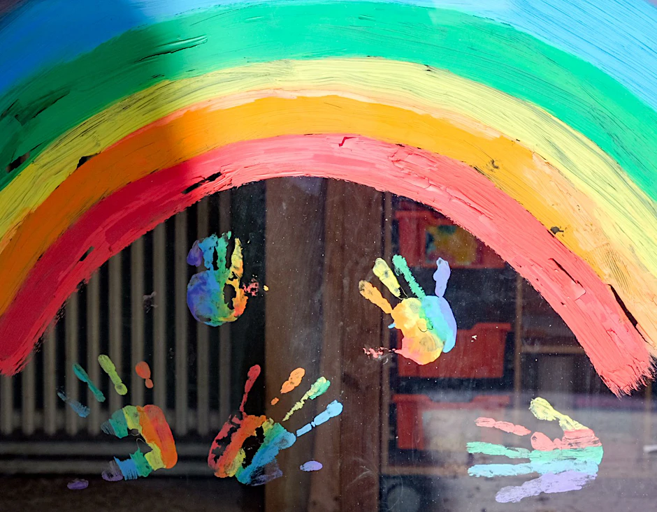 Auch sogenannte Regenbogen-Familien bewegt der Wunsch, glückliche Kinder aufzuziehen.