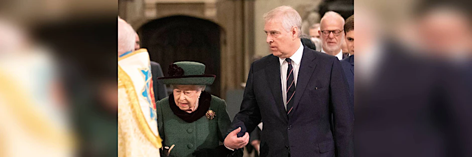 Prinz Andrew begleitet seine Mutter Queen Elizabeth bei der Gedenkfeier für Prinz Philip.