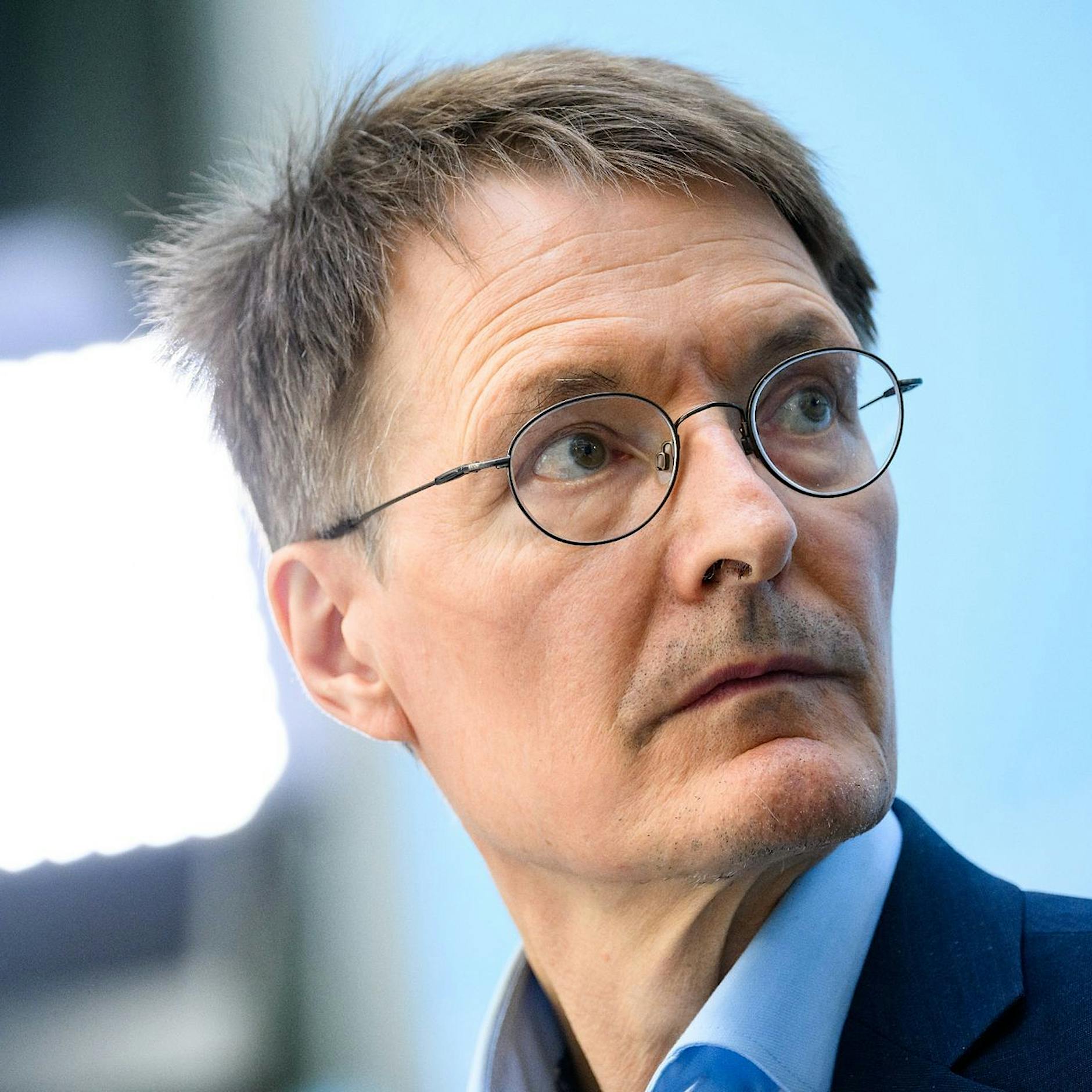 Lauterbach: Mindestens 21 Tage Isolation bei Affenpocken