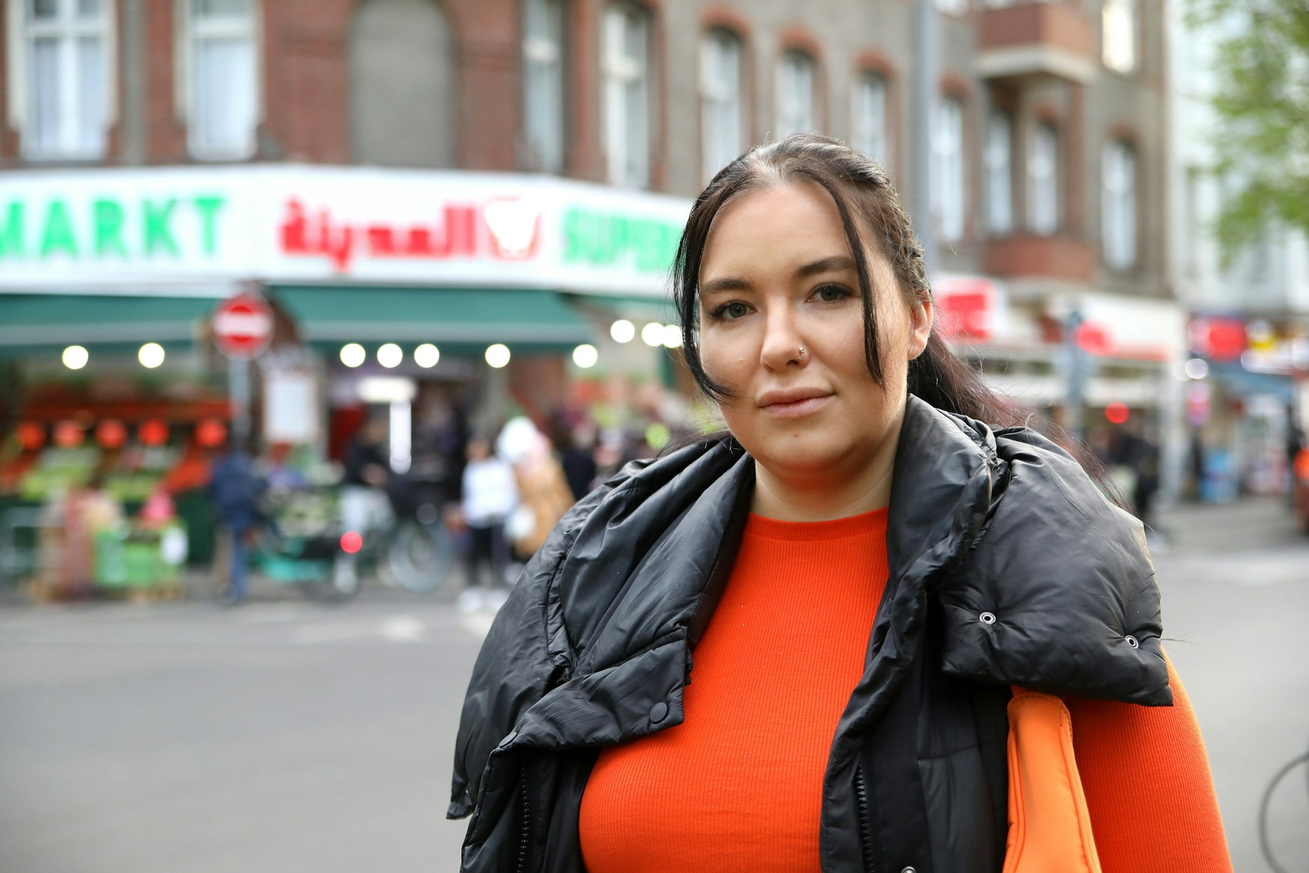 Geriet in eine Großkontrolle in einer Shishabar: Melly A. steht an der Sonnenallee.