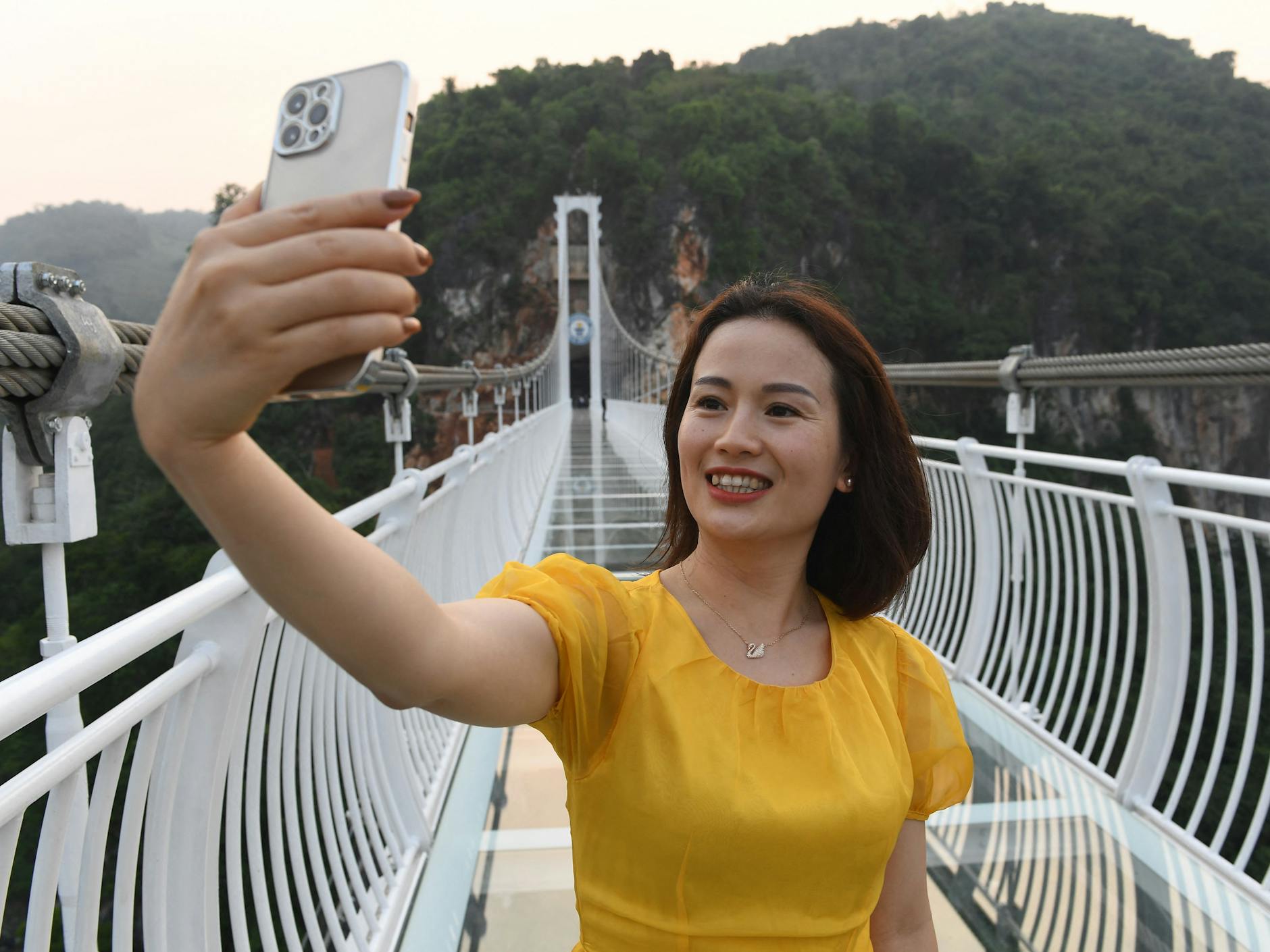 Attraktion für Touristen: die Bach-Long-Brücke in Vietnam