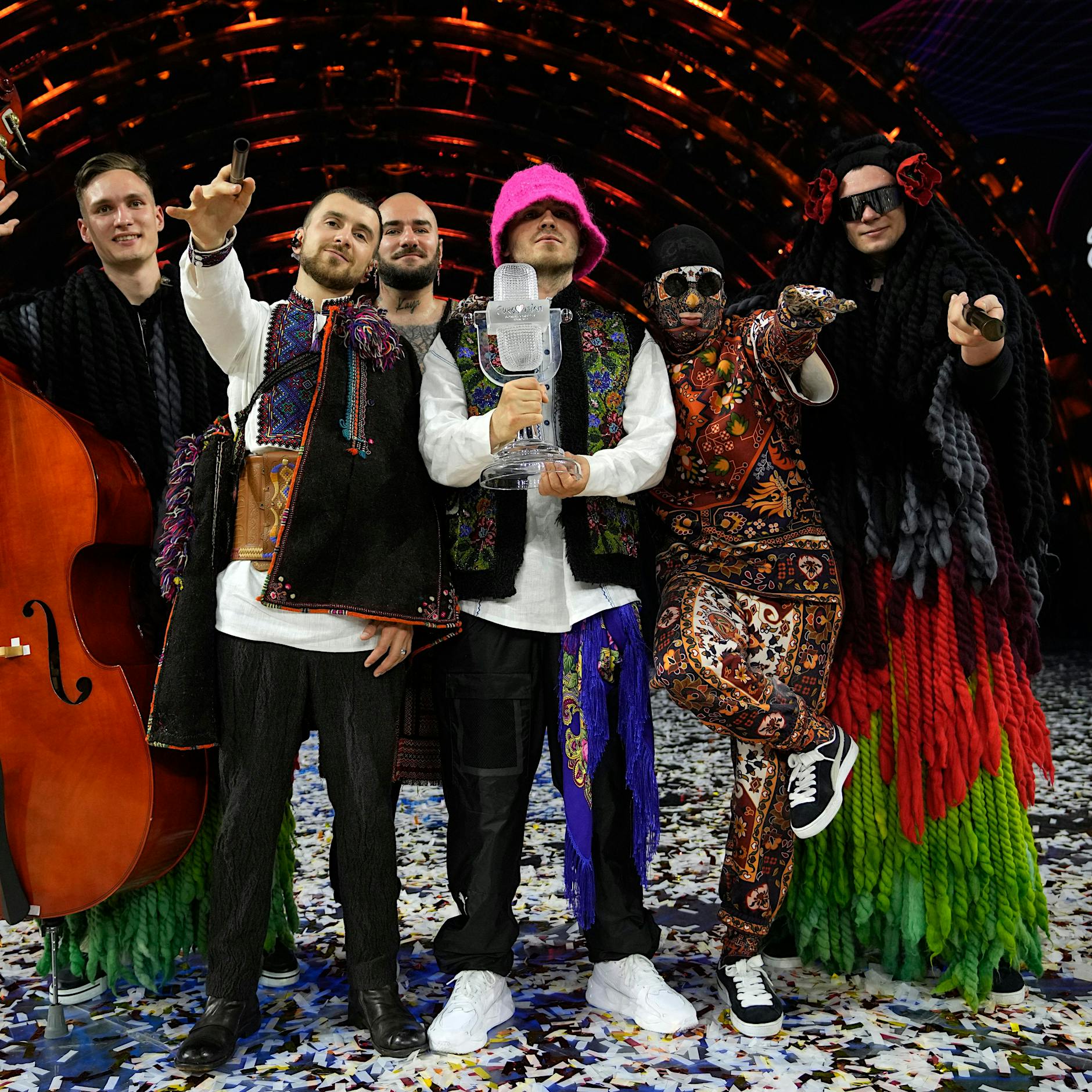 ESC-Sieger aus der Ukraine: Kalush Orchestra versteigert Trophäe