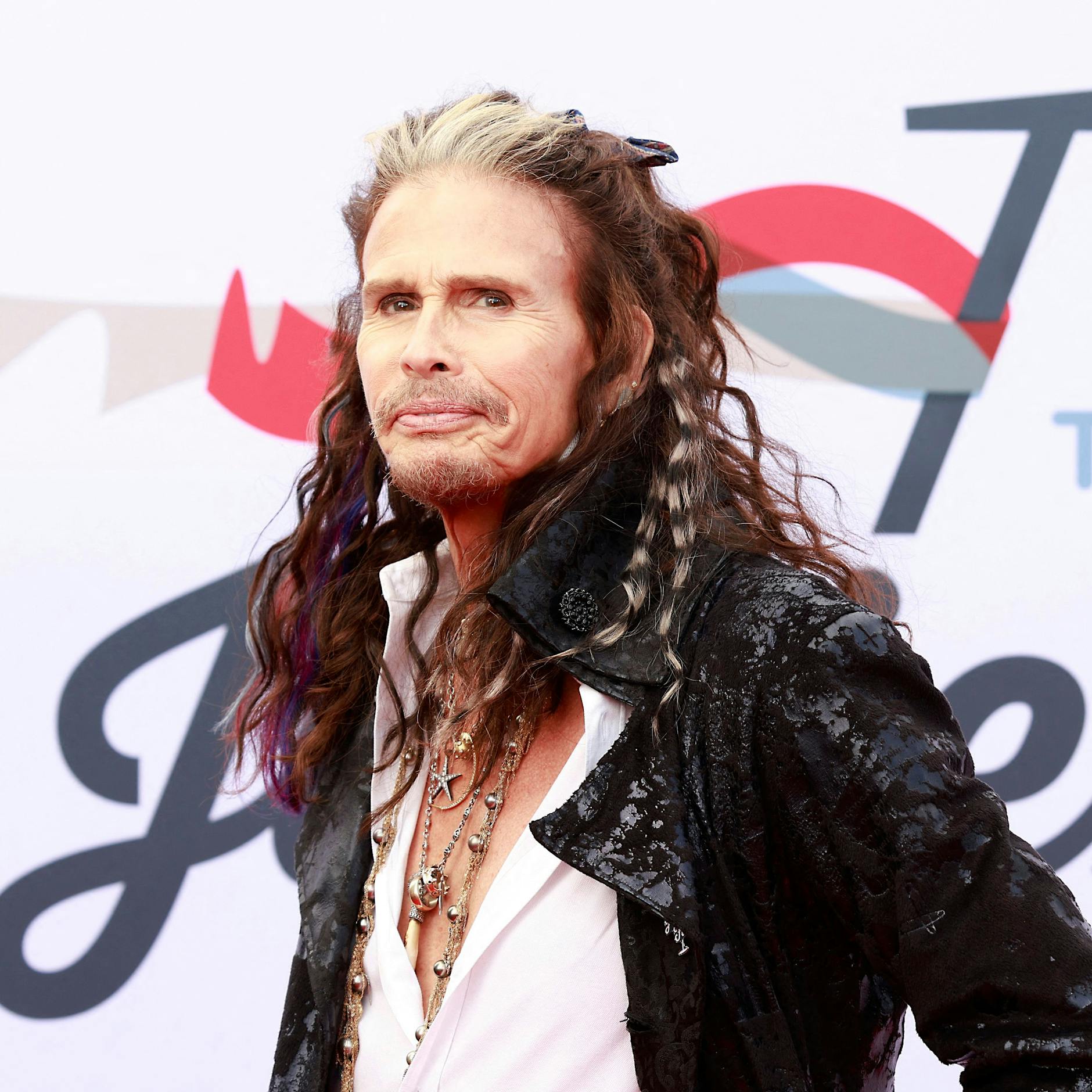 Mit 74 Jahren! Aerosmith-Sänger Steven Tyler geht in den Entzug – sein neunter!