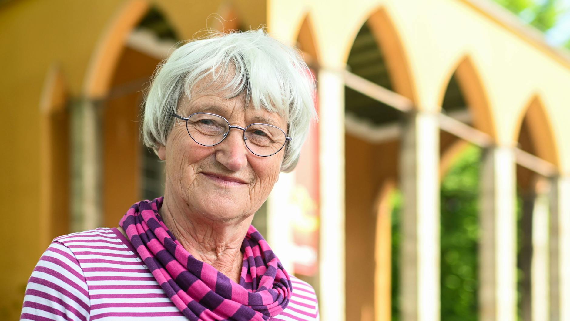 Lydia Schmuck hilft seit 16 Jahren in der Ausgabestelle.