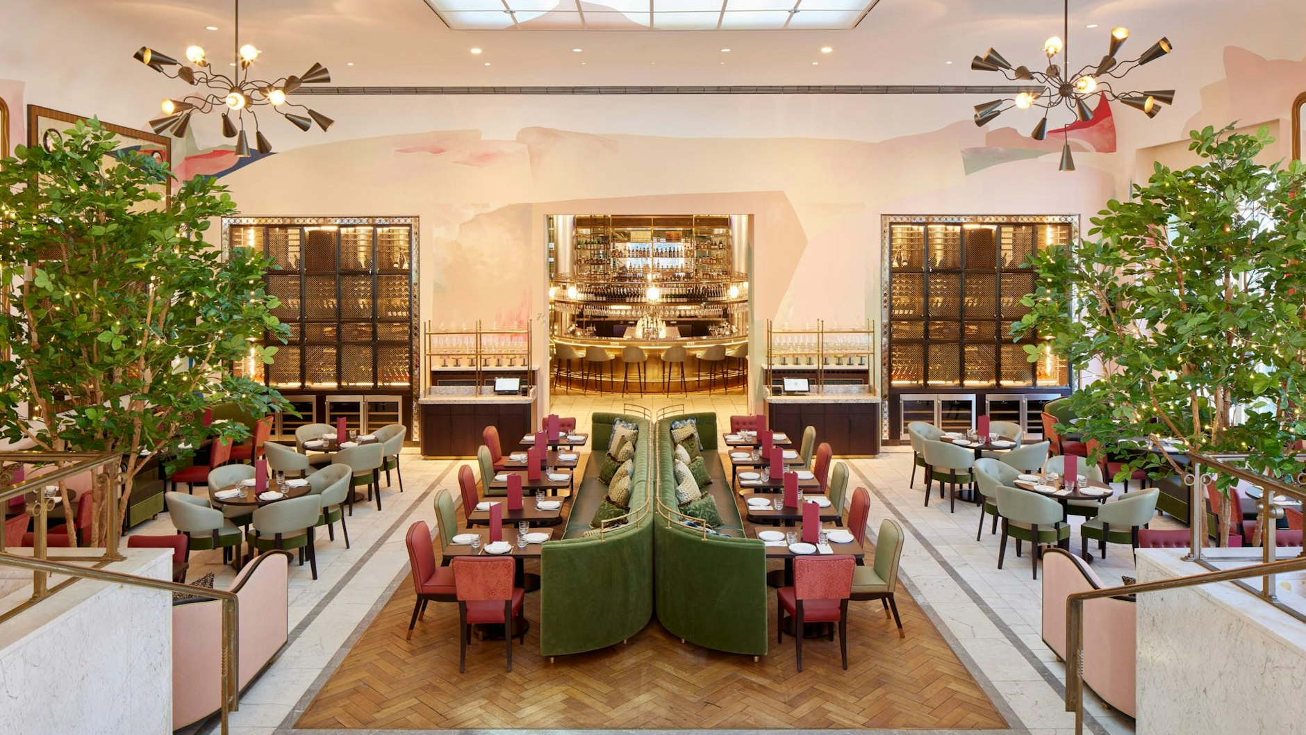 Fancy: Das Restaurant Frederick's am Potsdamer Platz. Das Interior entwarfen die Innenarchitekten von Robert Angell in London mit einem wirklich glamourösen Ergebnis.