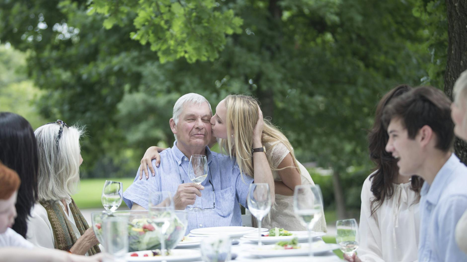 Vatertag: Wie wäre es mit liebevollen Grüßen für Ihren Papa?