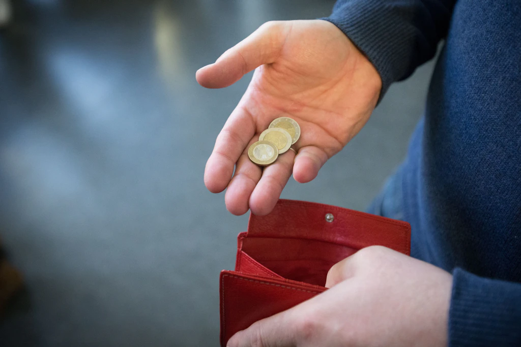 Umfrage zu Inflation: Bei jedem dritten Arbeitnehmer wird das Geld knapp