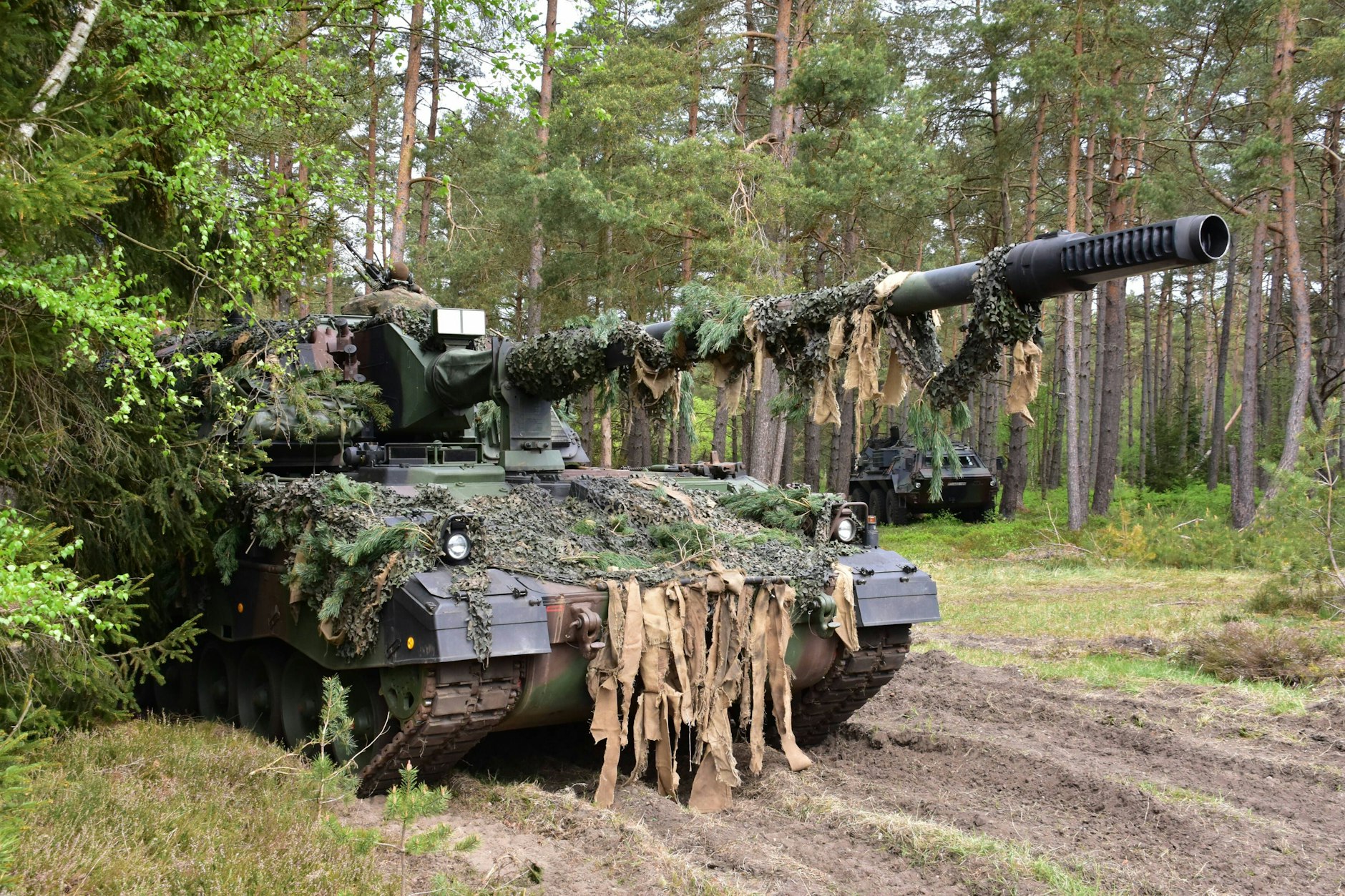 Eine moderne Panzerhaubitze: Ansonsten fehlt es in der Bundeswehr an fast allem.