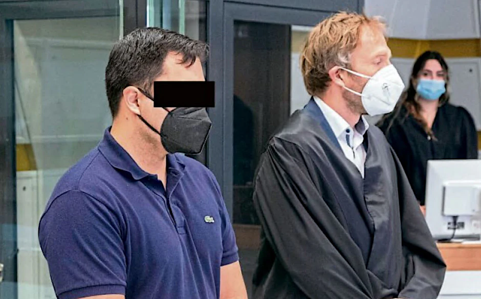 Dem Angeklagten (34) wird vorgeworfen, schon seit 2008 Mitglied einer Bande gewesen zu sein.