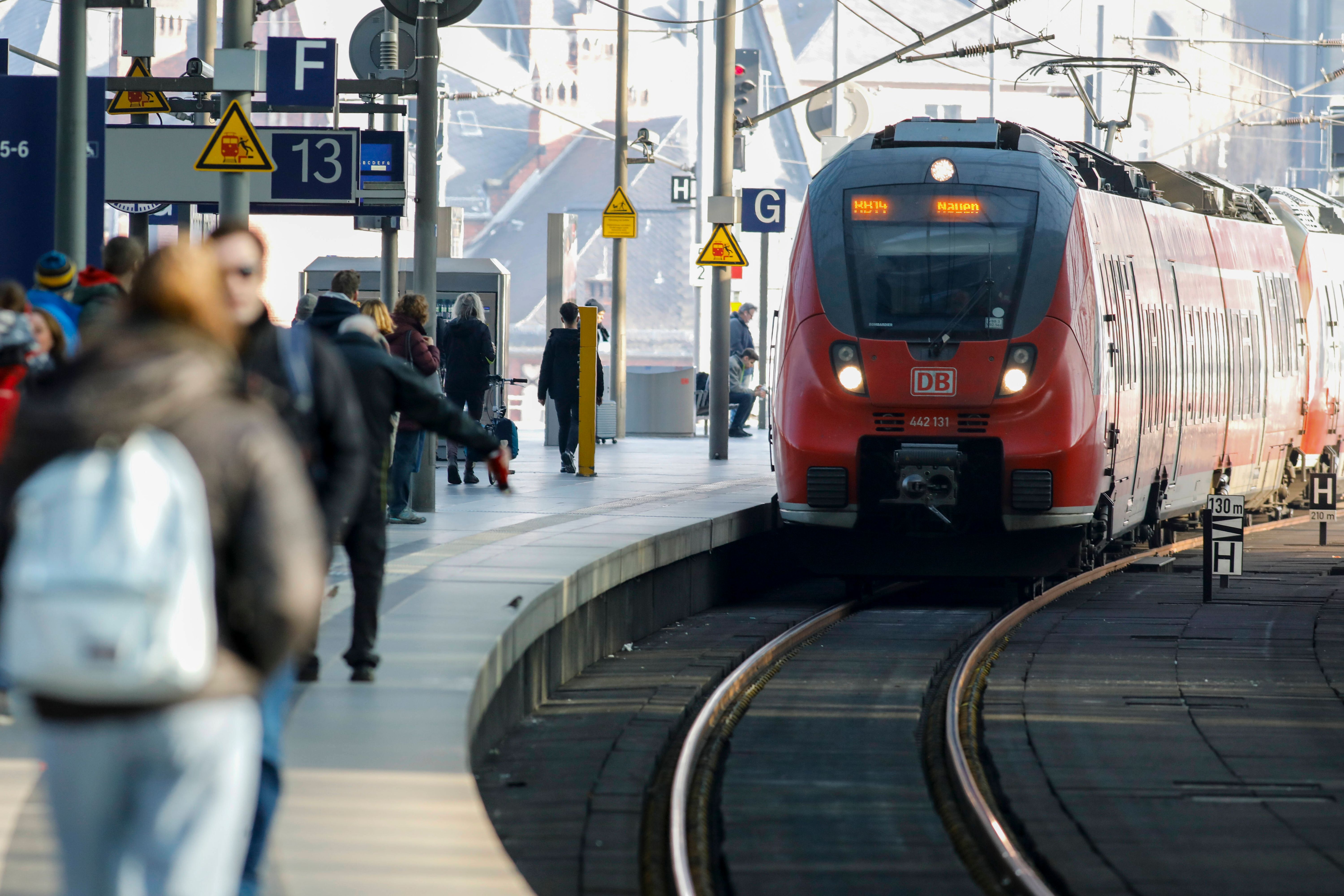 Riesen-Wut über Deutsche Bahn: In diesen Regionalzügen gilt das 9-Euro-Ticket doch nicht!