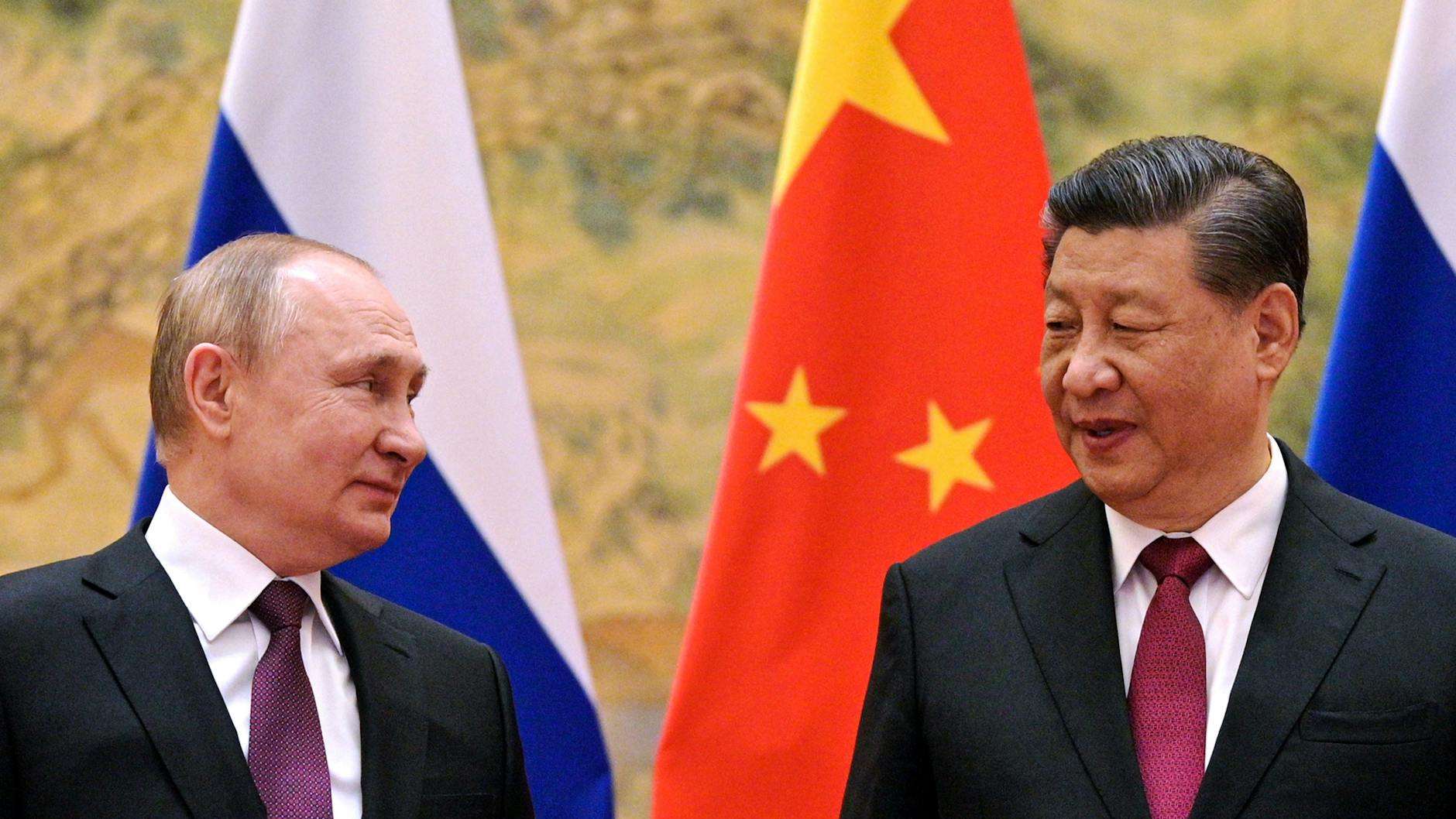 Chinas Staatschef Xi Jinping bei einem Treffen mit Russlands Präsident Wladimir Putin.