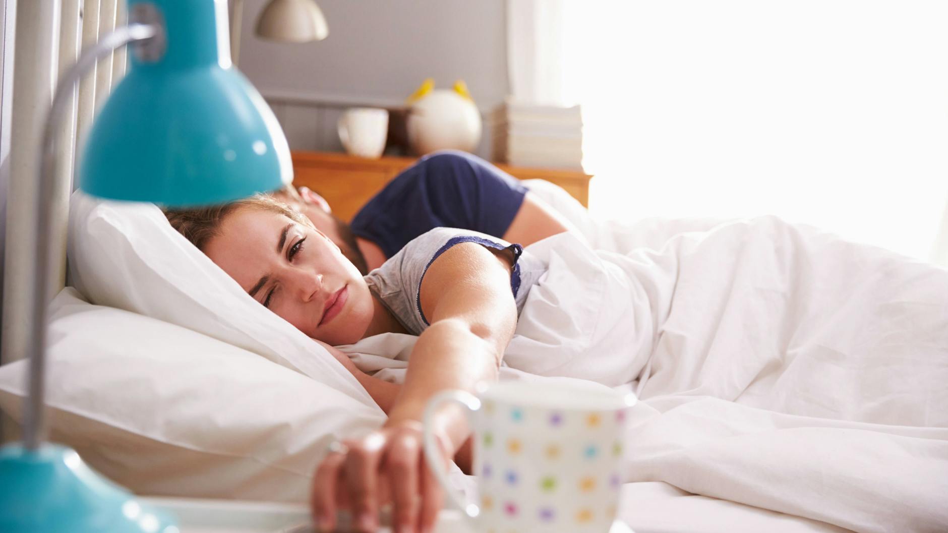 Noch ein wenig Schlummern... Aber ist das gesund? Was die Schlafforschung sagt.