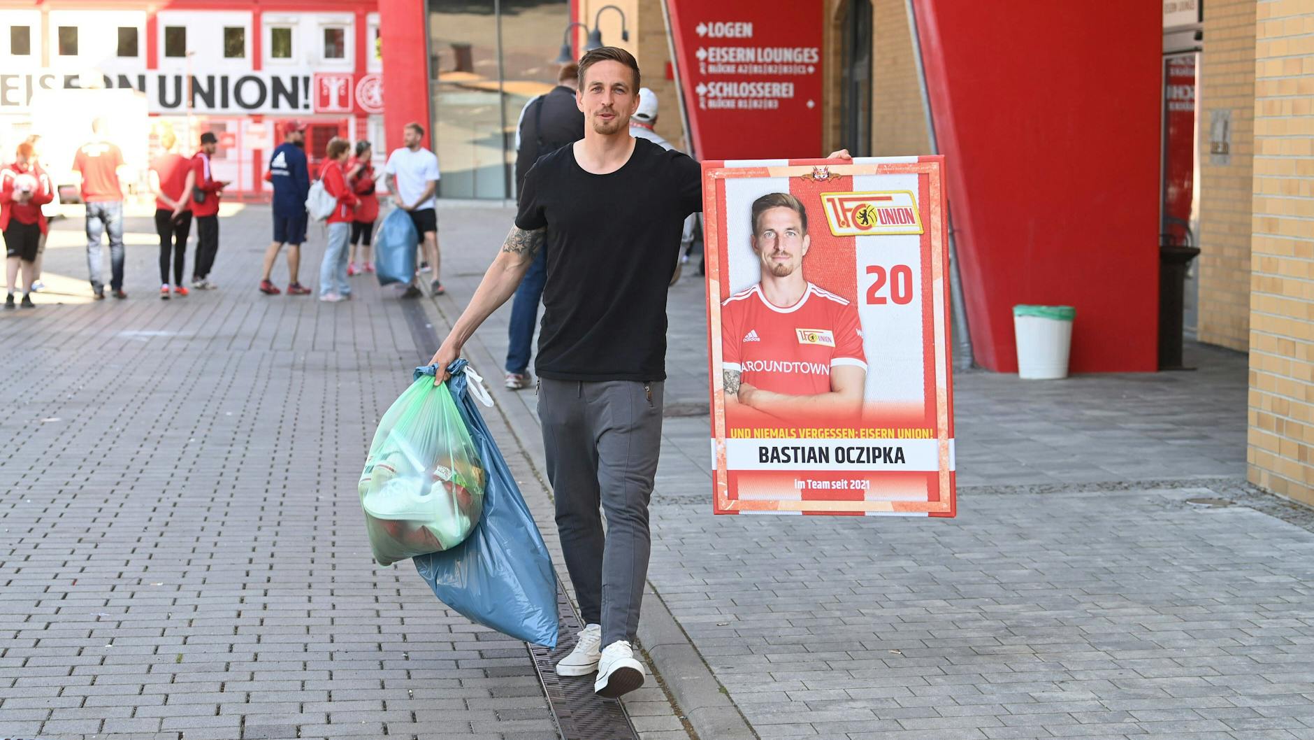Bastian Oczipka hat seine Sachen beim 1. FC Union bereits gepackt. Nun winkt dem Verteidiger doch noch ein neuer Vertrag.