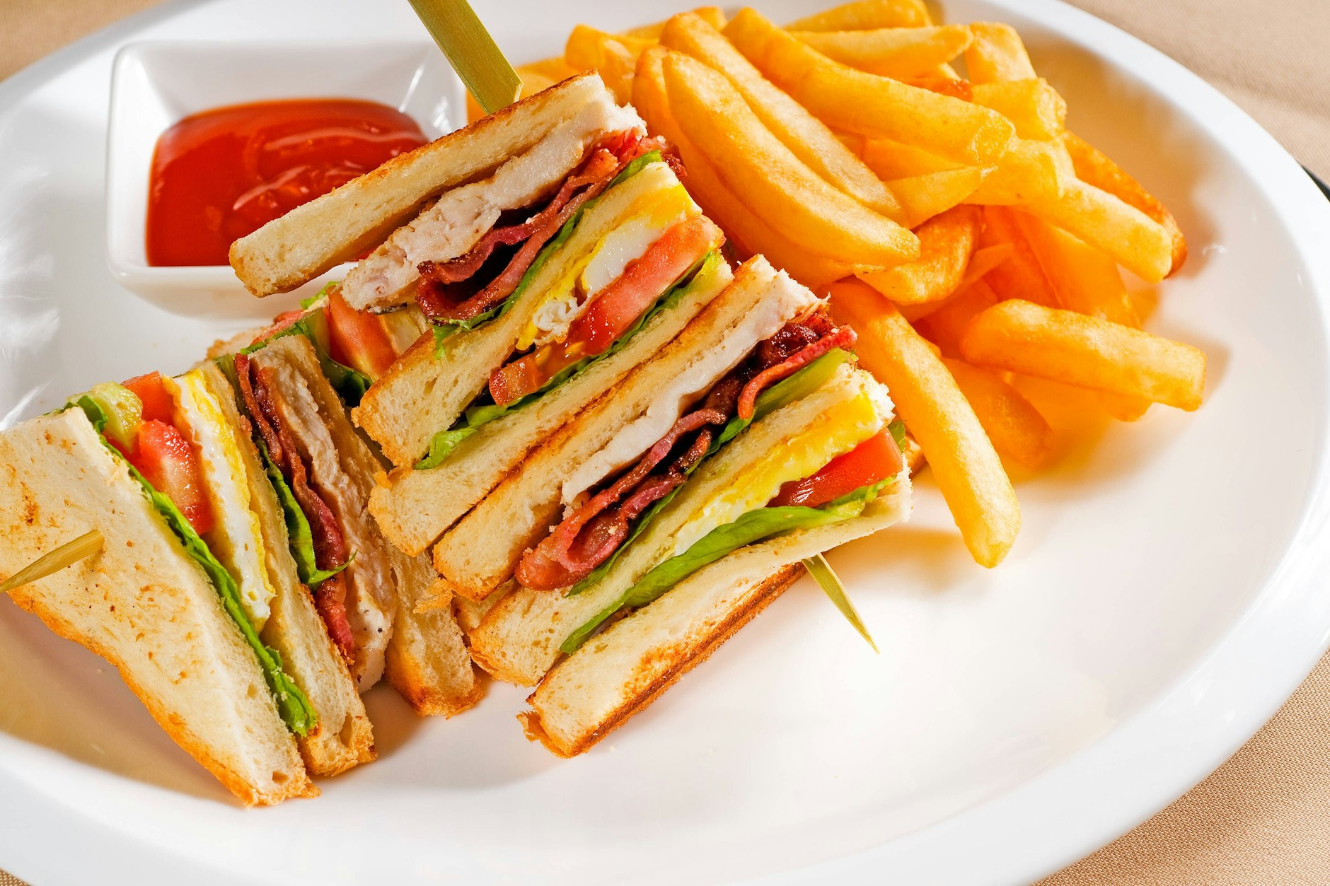 Es ist der Klassiker unter den Sandwiches und es ist einfach und blitzschnell gemacht: das New York Club Sandwich.
