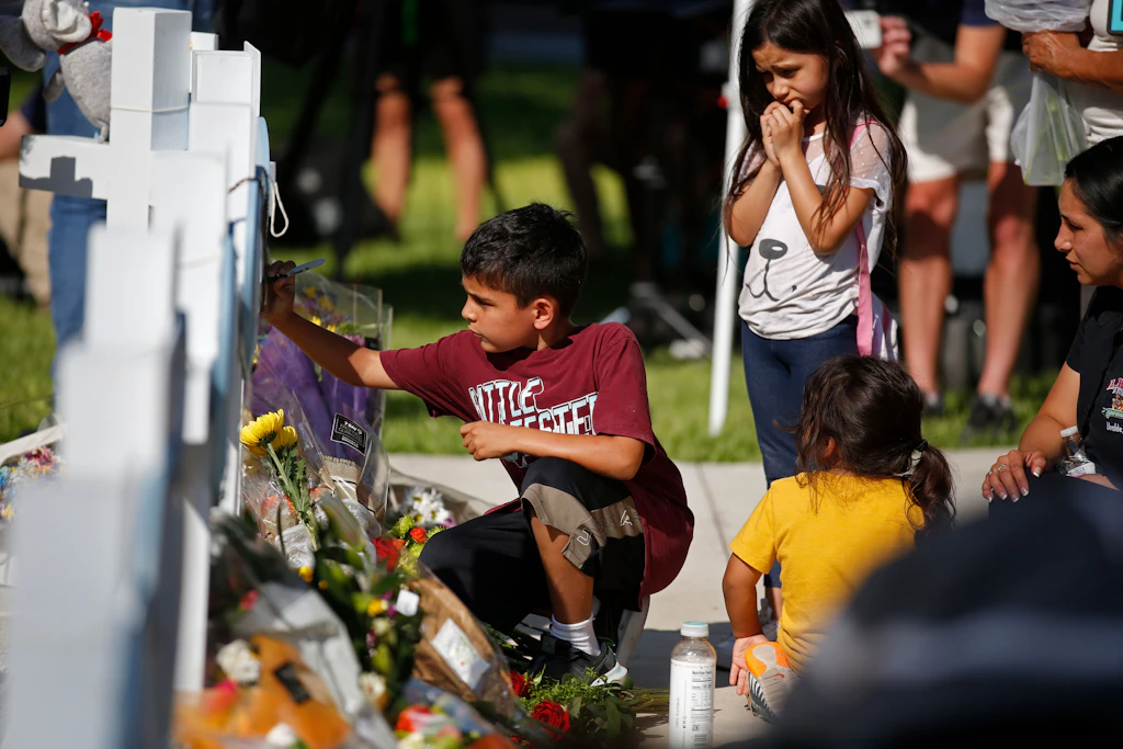 Mit Blut beschmiert - Elfjährige berichtet erstmals von Schulmassaker in Uvalde