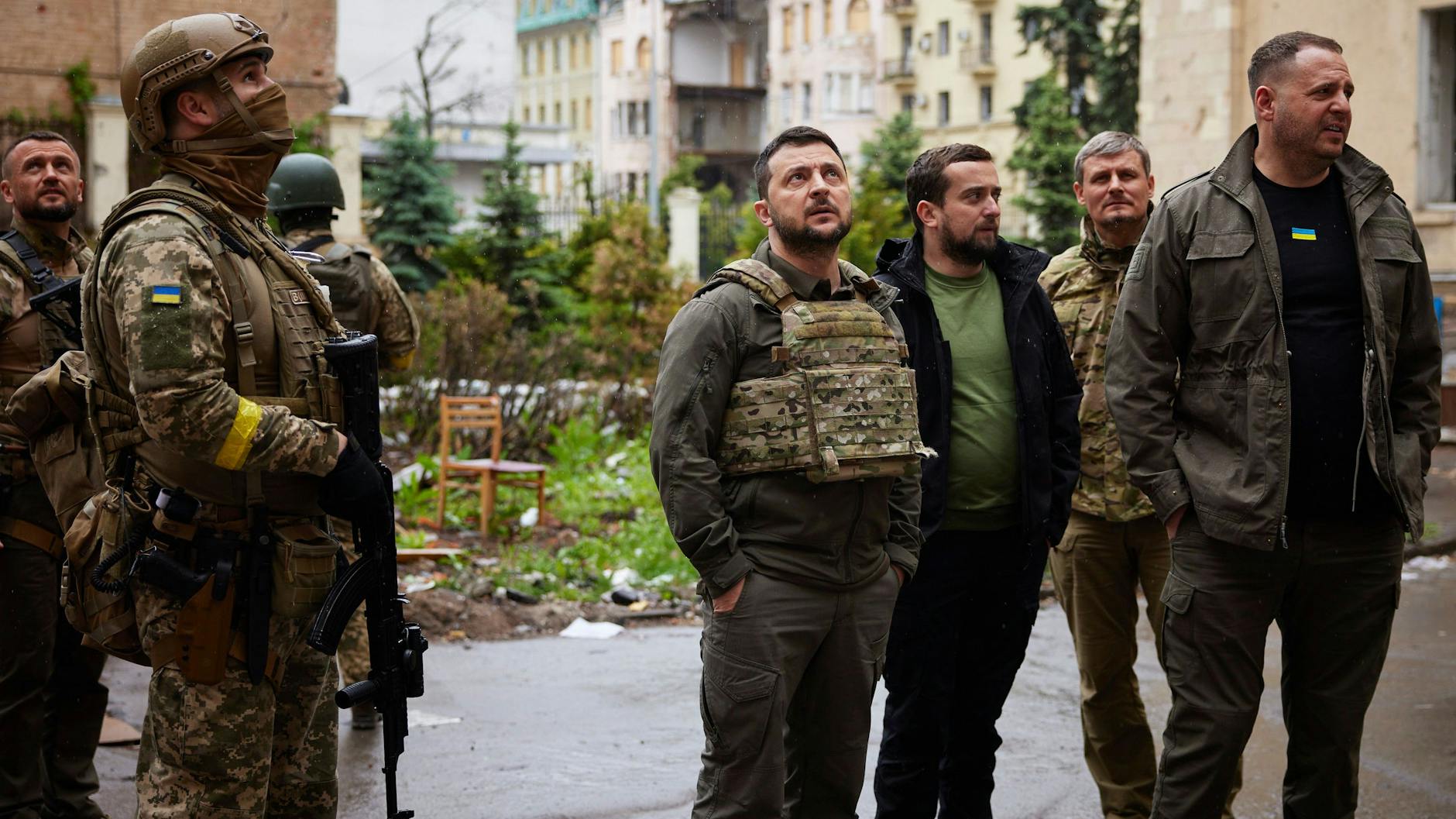 Präsident Wolodymyr Selenskyj besuchte am Sonntag die Stadt Charkiw. Es war sein erster Besuch im Osten der Ukraine seit Kriegsbeginn.