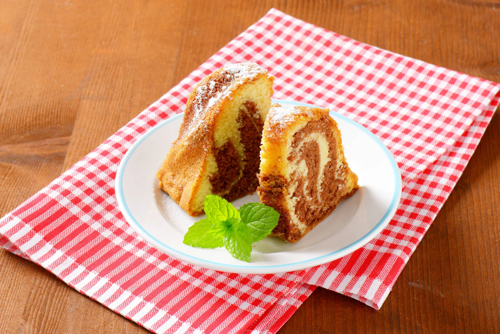 Der perfekte Marmorkuchen! Hier das bewährte Rezept von Oma – und wie man den Marmorkuchen lecker aufpeppen kann