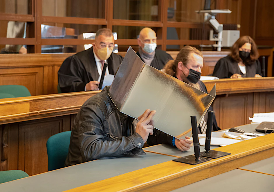 Die Angeklagten hüllten sich am Montag im Berliner Prozess um Steuerhinterziehung in Schweigen.