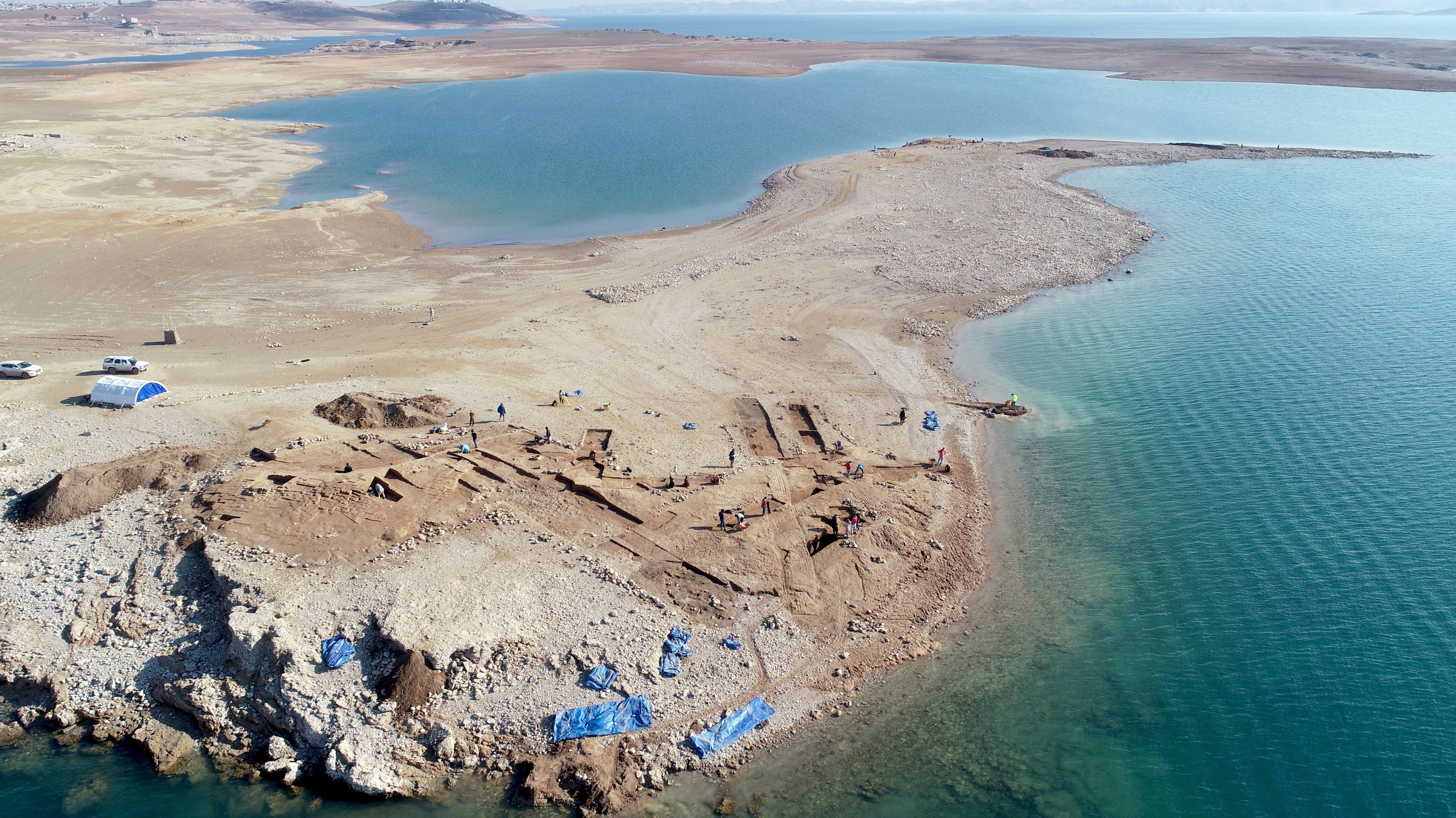 Die archäologische Ausgrabung im ausgetrockneten Mosul-Stausee.