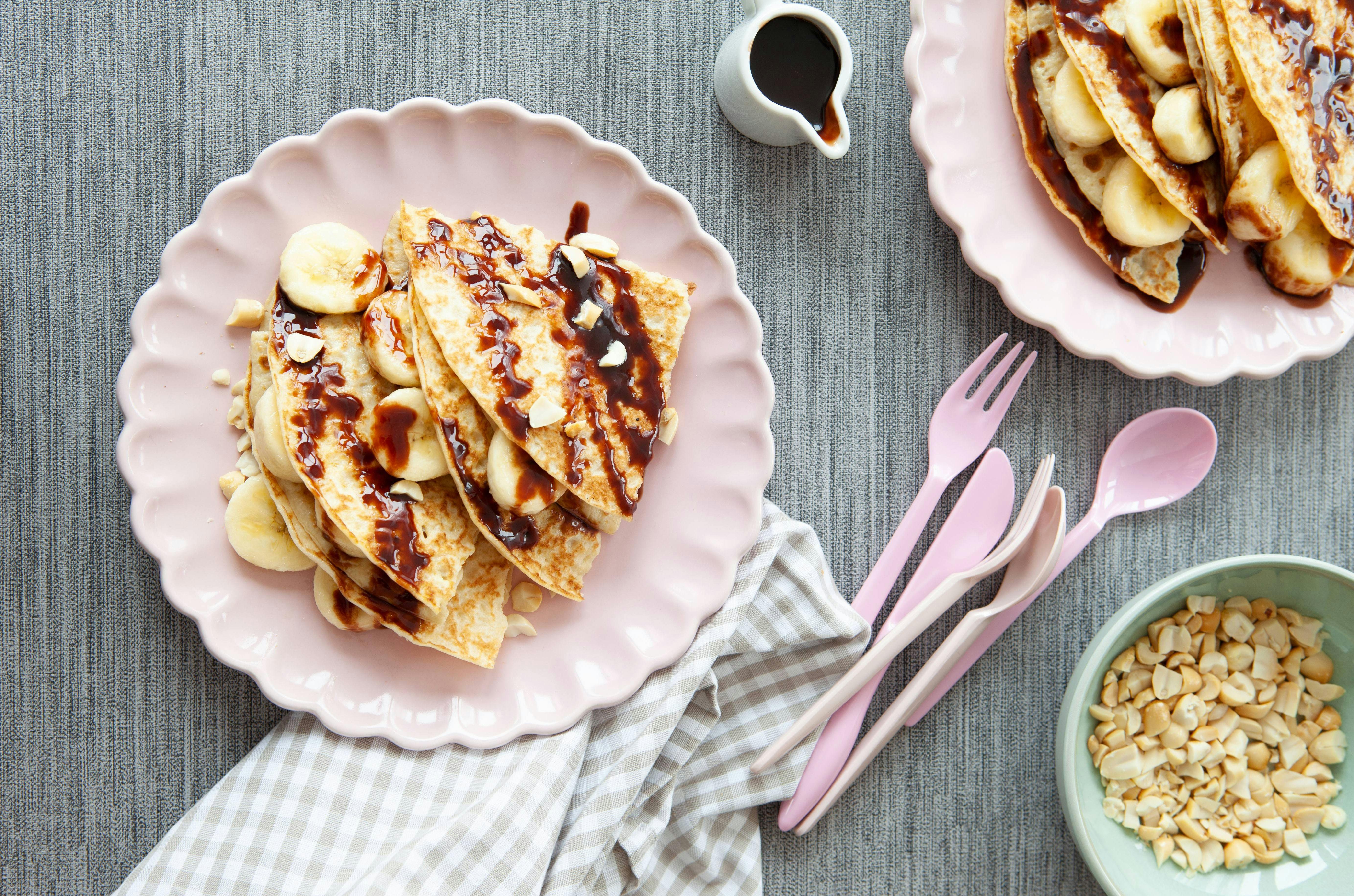 Plinsen, Eierkuchen oder Palatschinken: Mit diesem Rezept wird die süße ... Plinsen, Eierkuchen oder Palatschinken: Mit diesem Rezept wird die süße ...