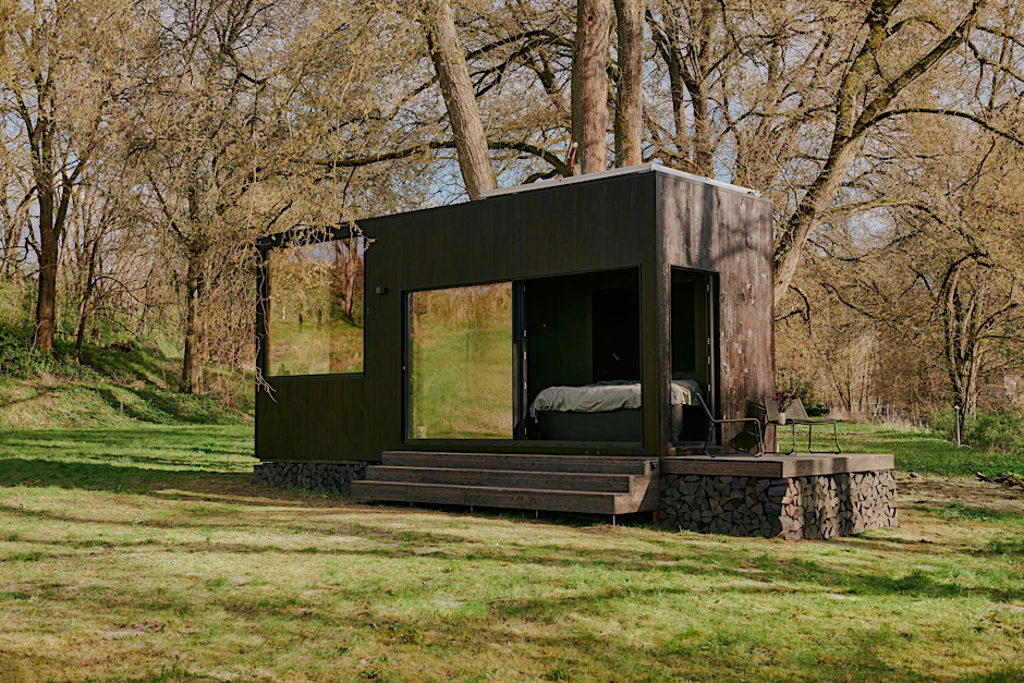 Nachts allein im Wald: Der Anbieter Raus ist für seine überaus abgelegenen Tiny Houses bekannt.