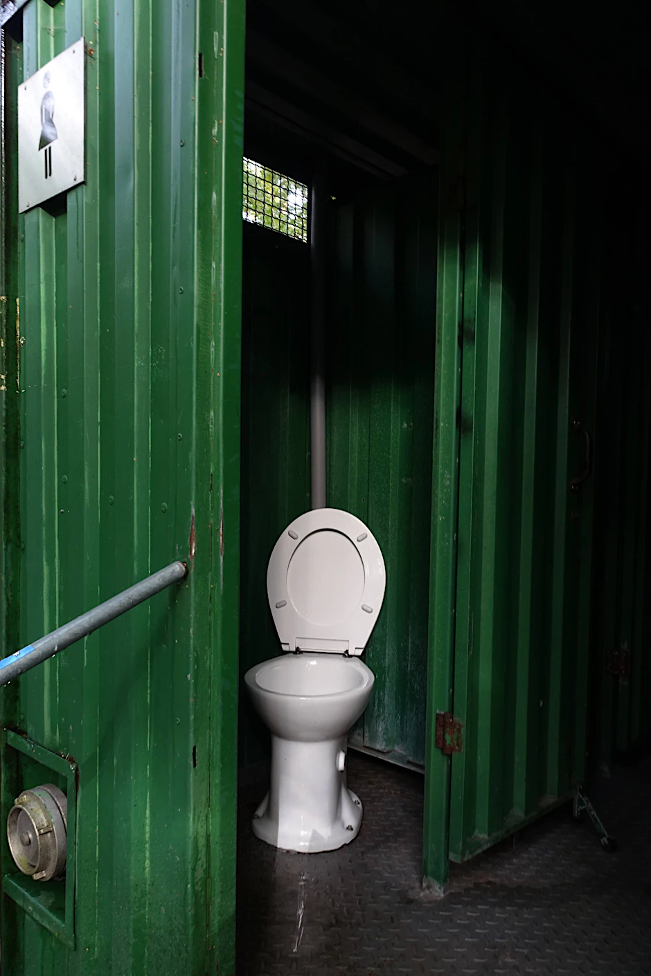 Der letzte Ort, an dem man eine solche Gefahr erwarten würde, ist die Toilette.