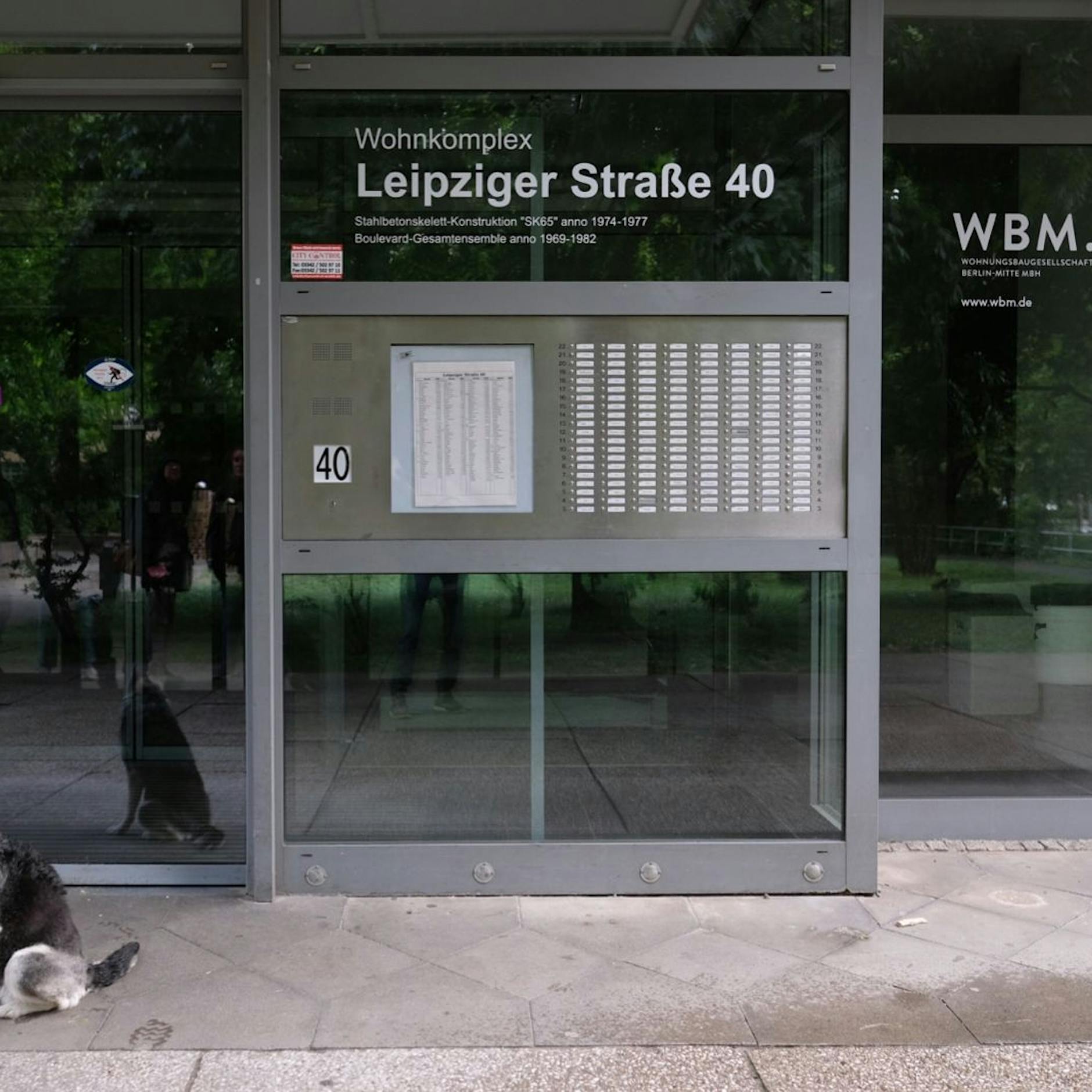 Wasserfall im Hochhaus an der Leipziger Straße: Defektes Ventil war im Juli 2021 geprüft worden