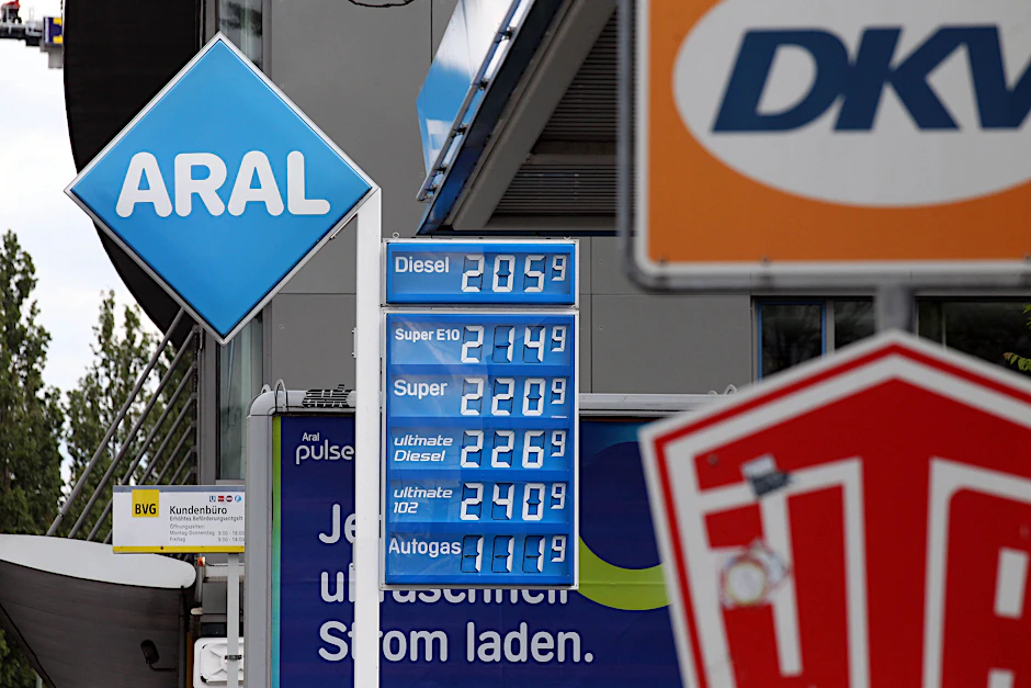 Eine Aral-Tankstelle in Berlin, Spritpreise für Benzin, Diesel und Autogas. Stand um 14.49 Uhr, den 31. Mai 2022.