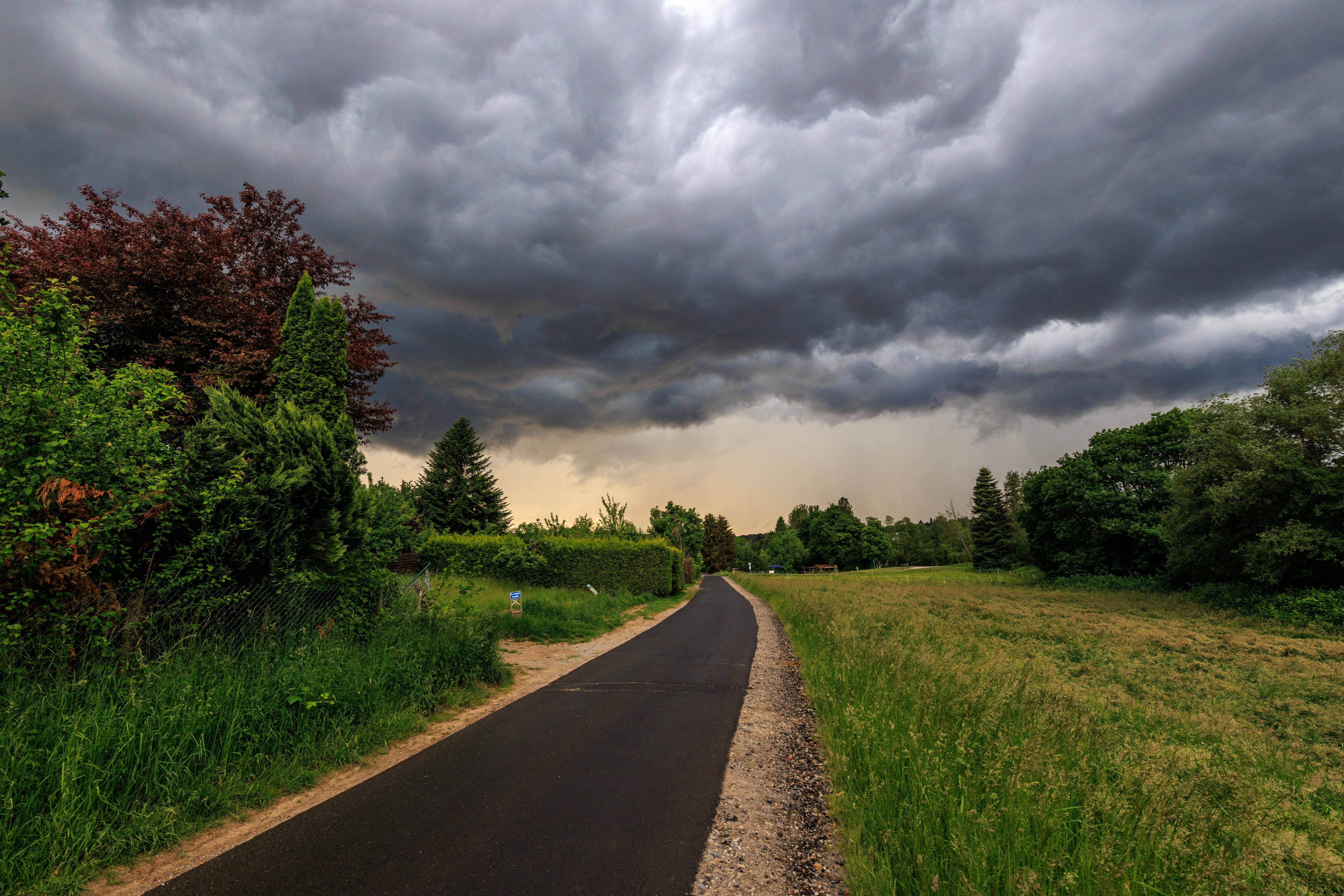 Image - Beim Wetter braut sich was zusammen: Dominik Jung warnt vor Unwettern an Pfingsten – auch bei Rock am Ring und Rock im Park!