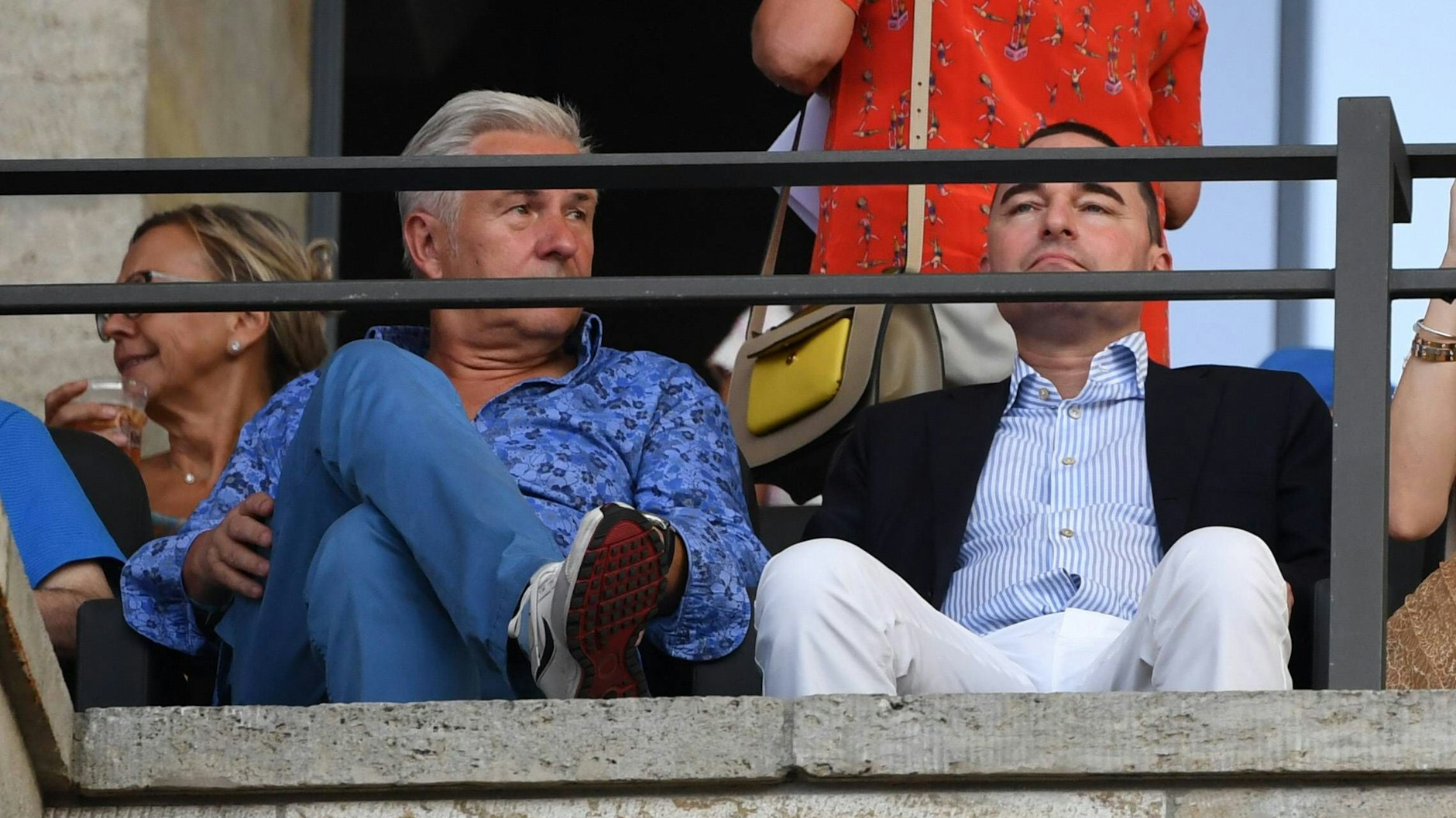 Berlins ehemals Regierender Bürgermeister Klaus Wowereit ist seit 2004 Mitglied bei Hertha BSC und kennt bereits Investor Lars Windhorst (r.).
