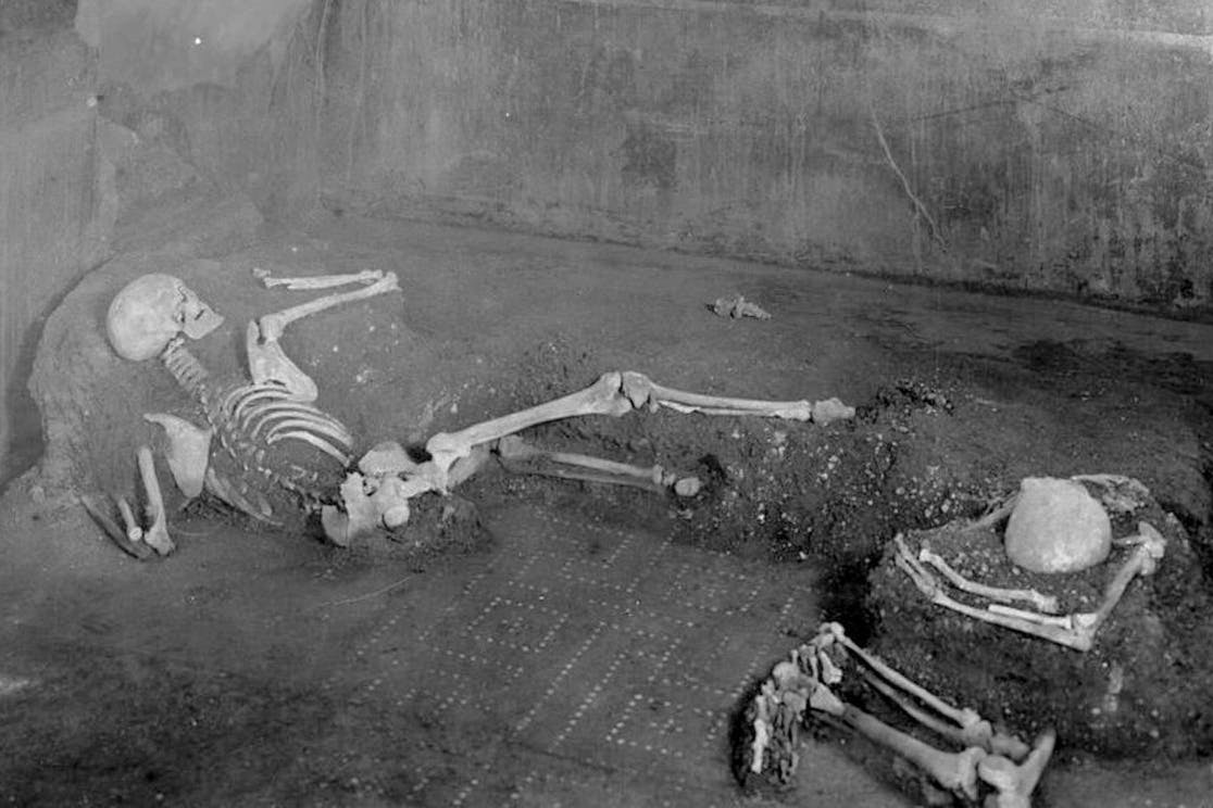 Diese beiden Skelette eines Mannes und einer Frau aus der Casa del Fabbro im antiken Pompeji wurden von den Forschern untersucht.