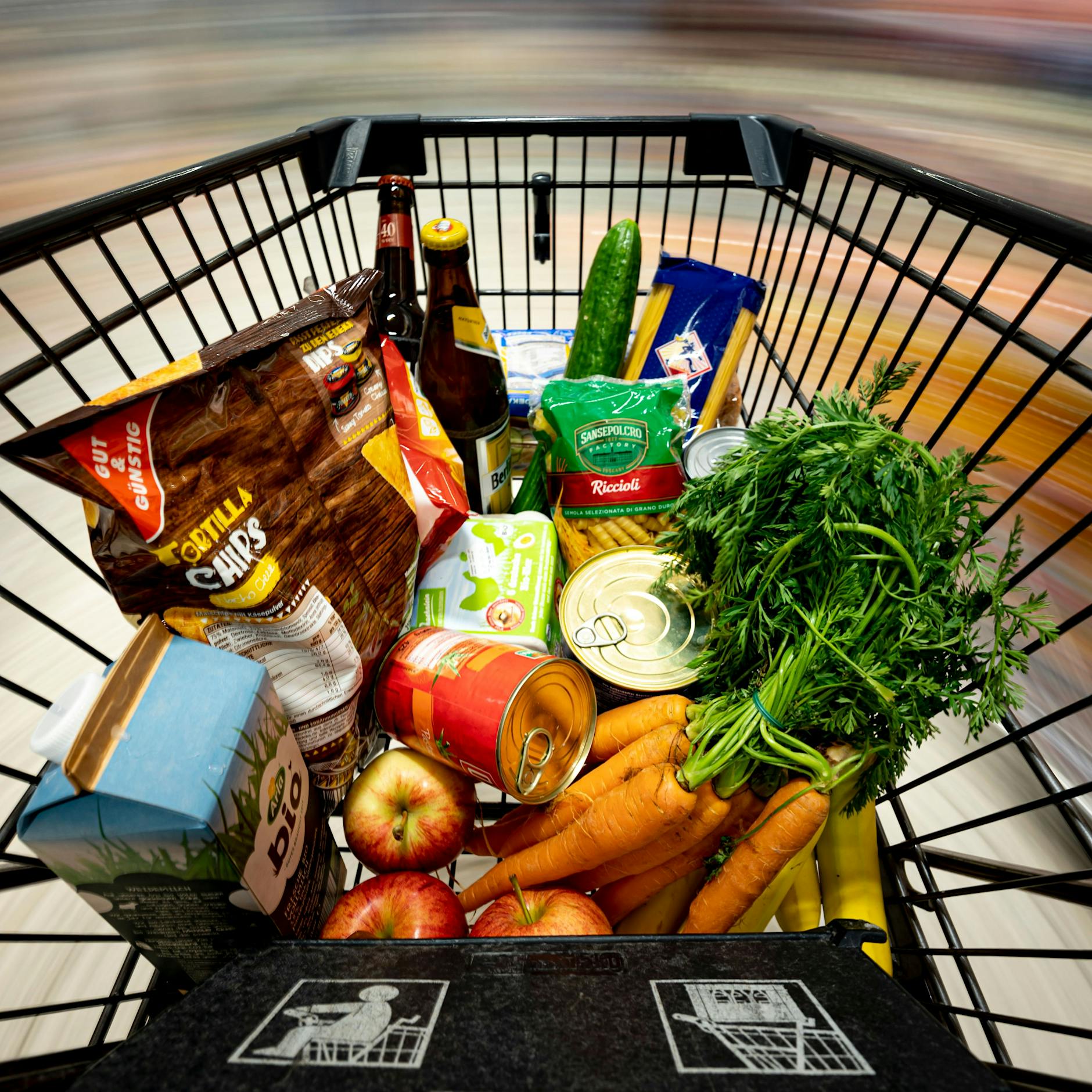 Diese bekannten Markennamen stecken hinter den Billig-Produkten von Lidl, Aldi, Netto und Co.