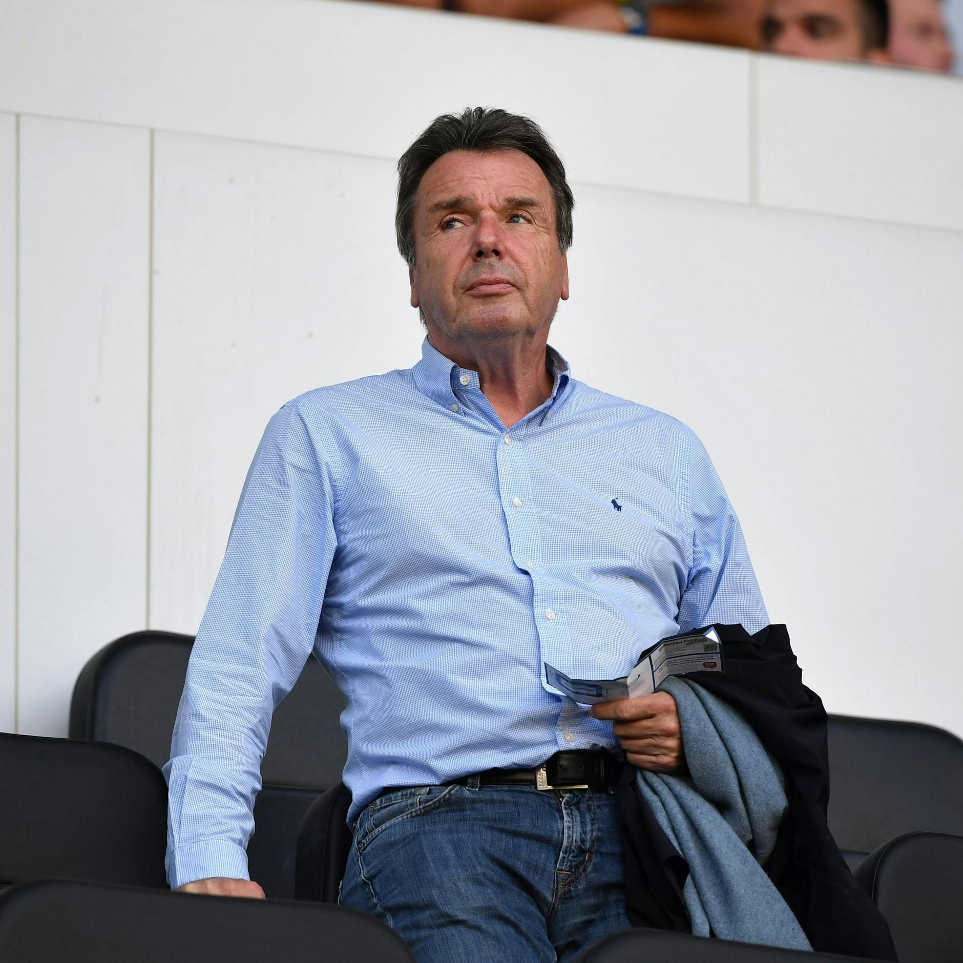 Ex-DFL-Boss Heribert Bruchhagen hofft, dass die Bayern bei Robert Lewandowski hart bleiben und den Polen nicht gehen lassen.
