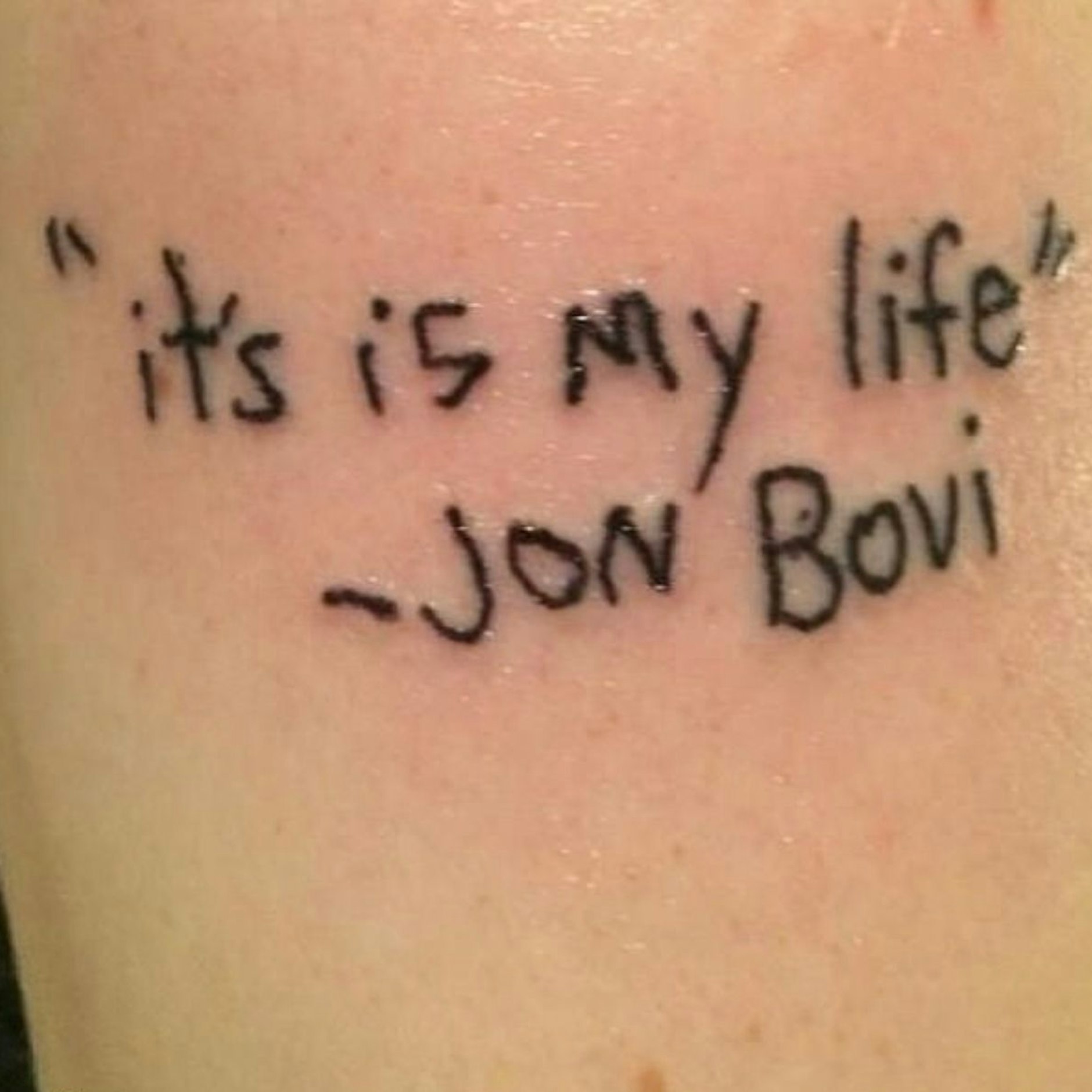 Damit muss dieser Bon Jovi-Fan jetzt wirklich leben…