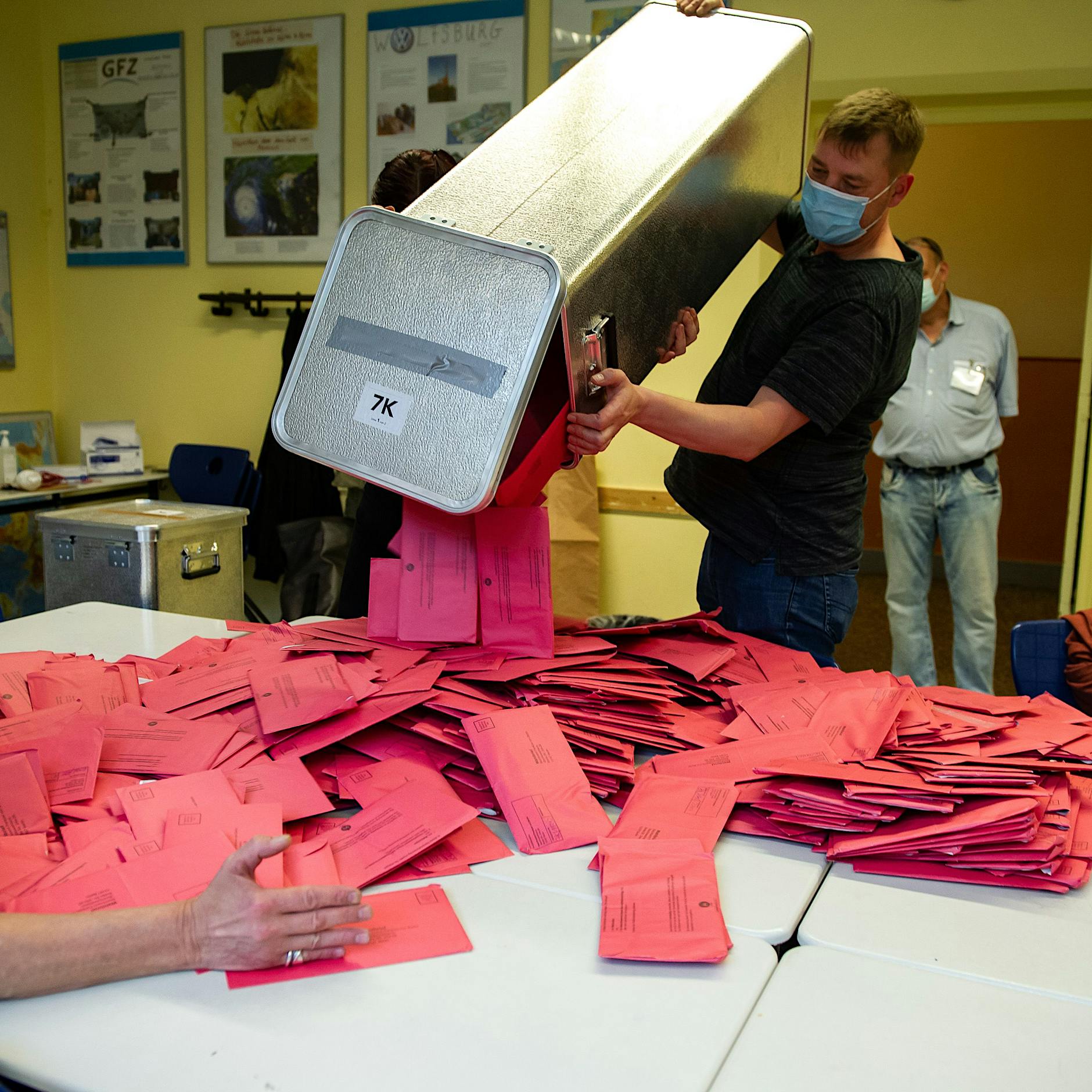 Pannen bei Wahl in Berlin: 255 Wahllokale waren nach 18 Uhr noch geöffnet