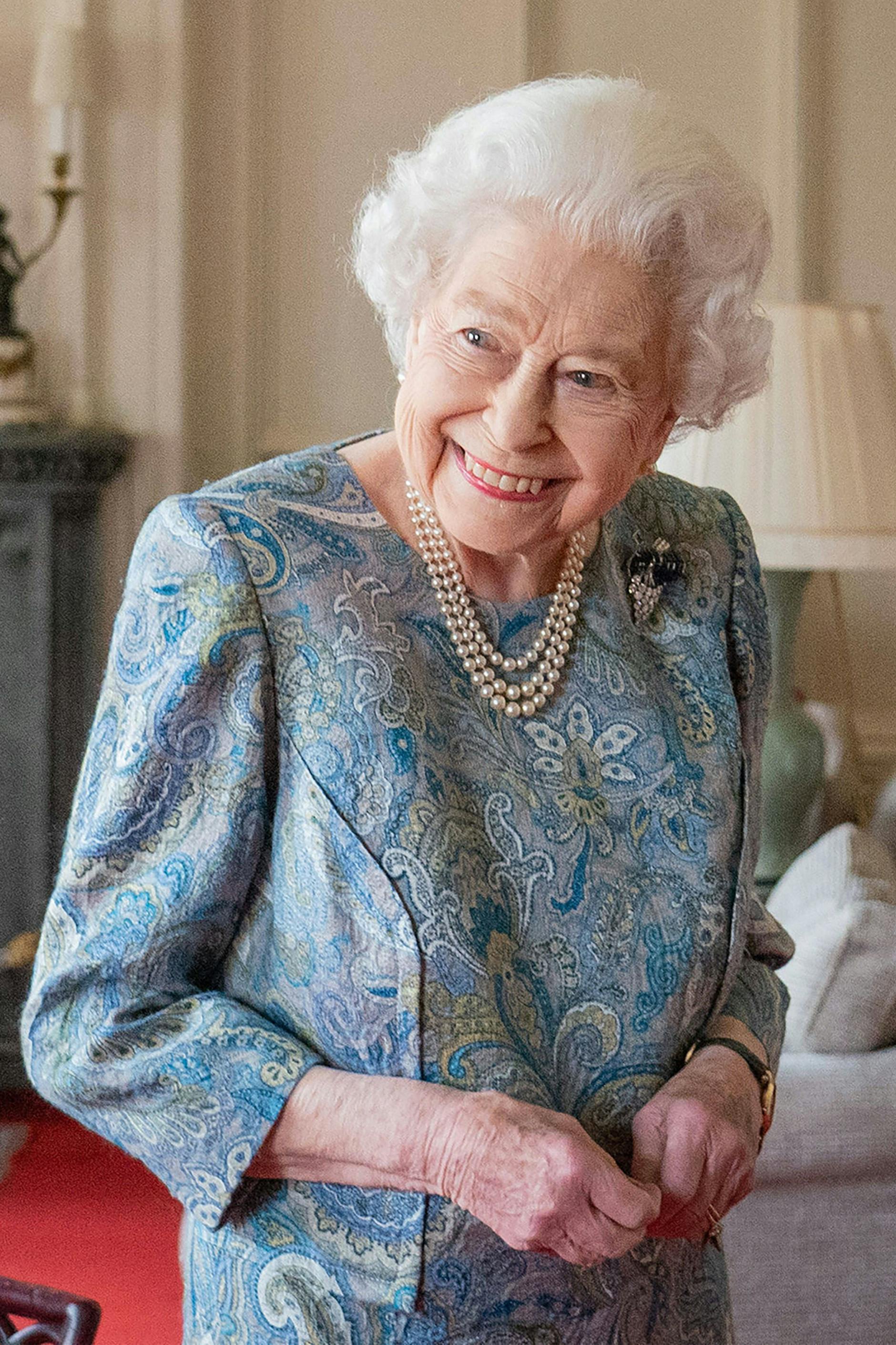 Fühlt sich in Blau sichtlich wohl: Keine Farbe trägt die Queen häufiger.