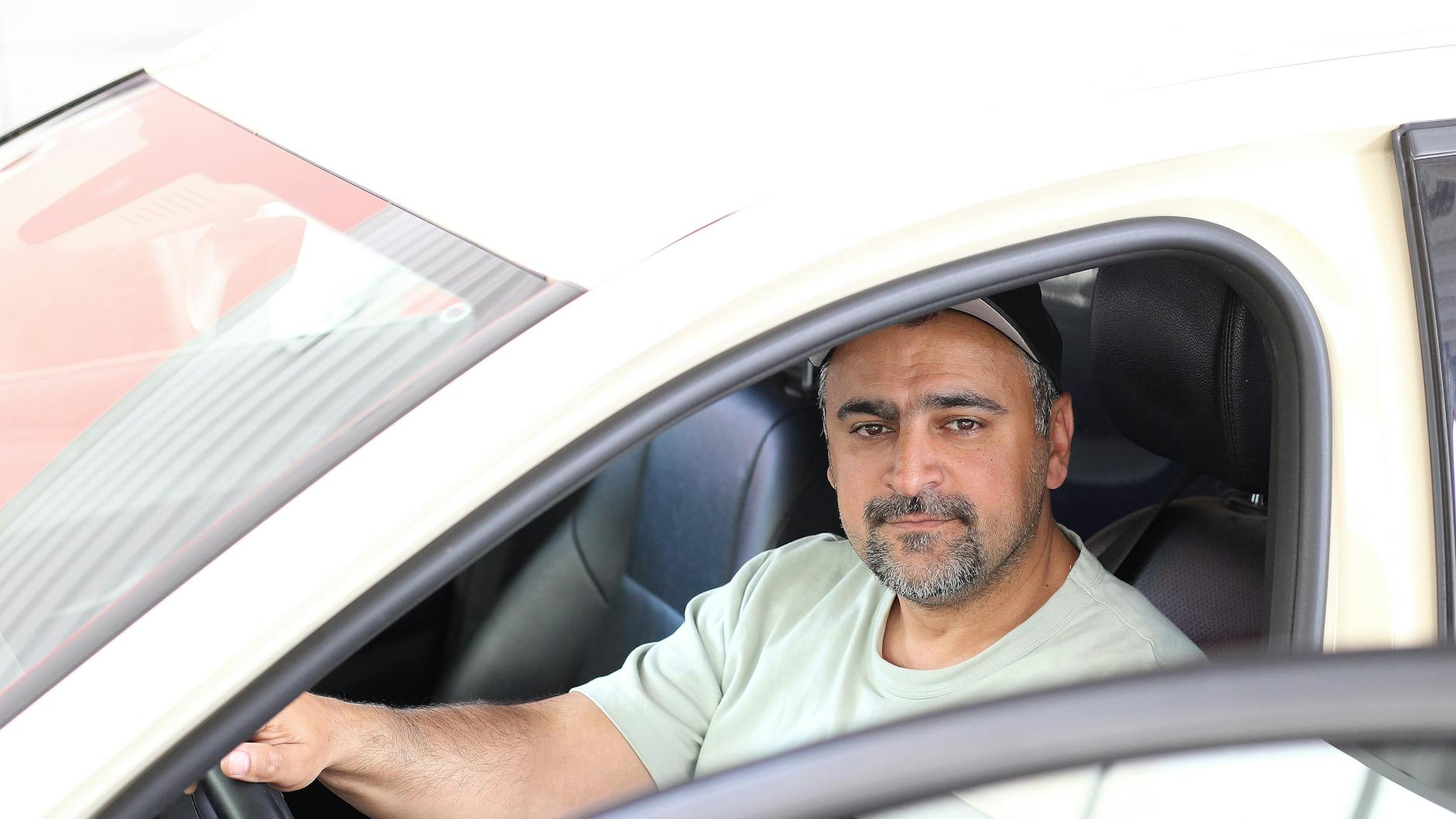 Für den Taxifahrer Mesut Kilinc sind die Dieselpreise nach wie vor zu hoch.