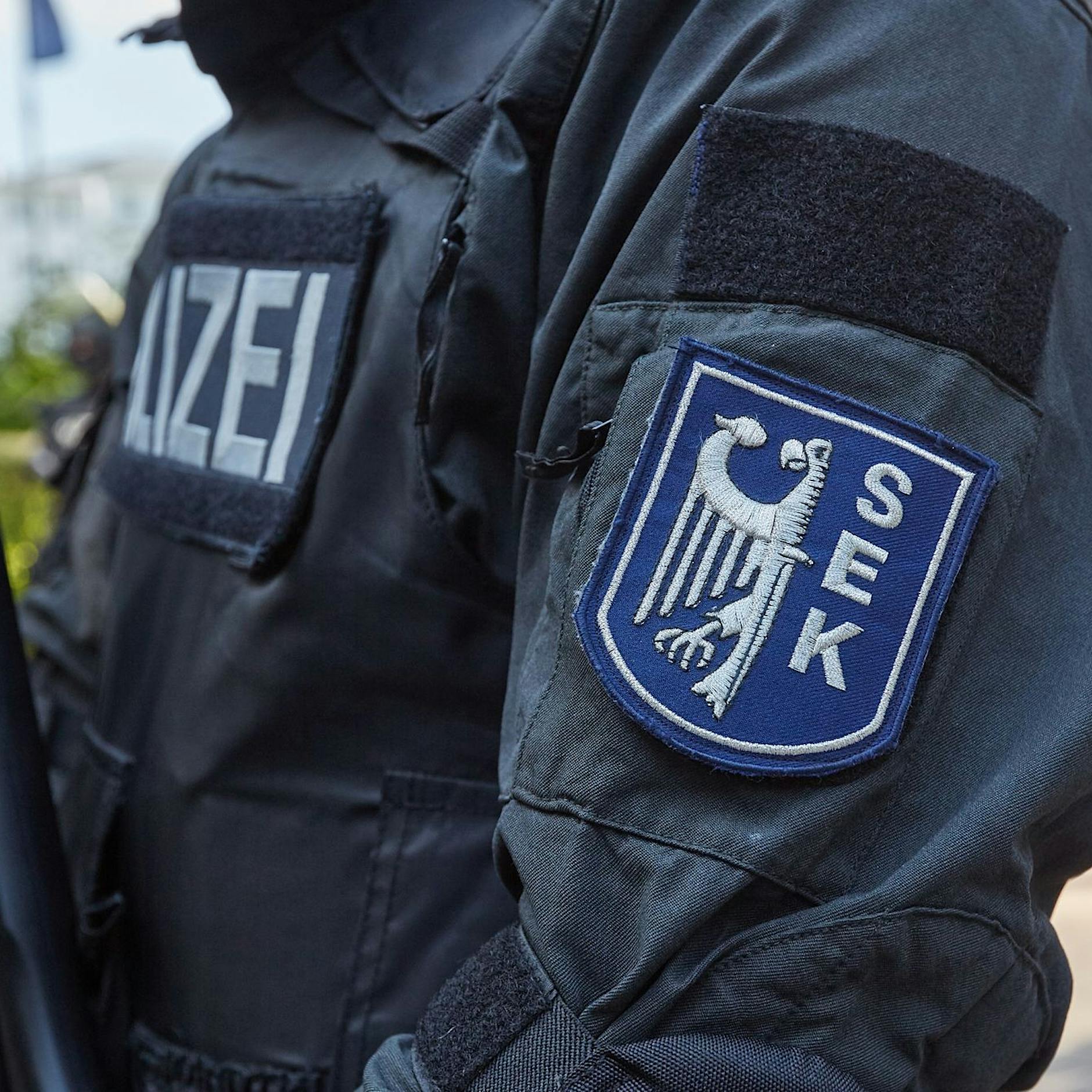 Amok-Alarm in Potsdam: SEK und Hundeführer stürmen Schule