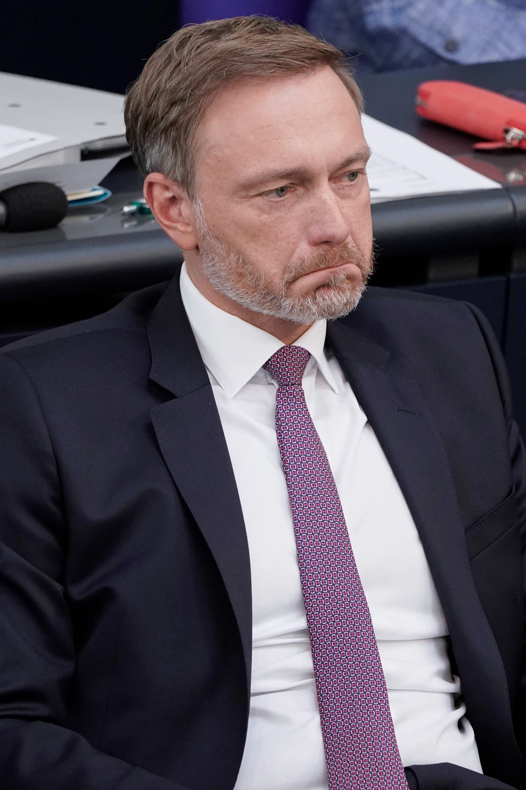 Tankrabatt? Menschen in Deutschland verdienen mehr als Lindners PR-Coups