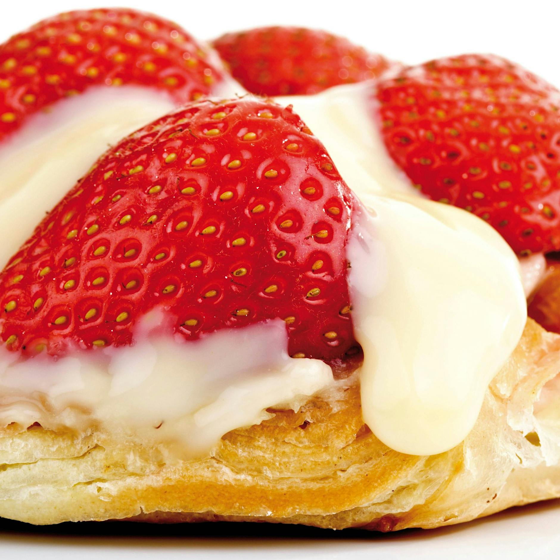 Erdbeer-Puddingplunder: Blitzschnell und super-lecker mit nur 4 Zutaten!